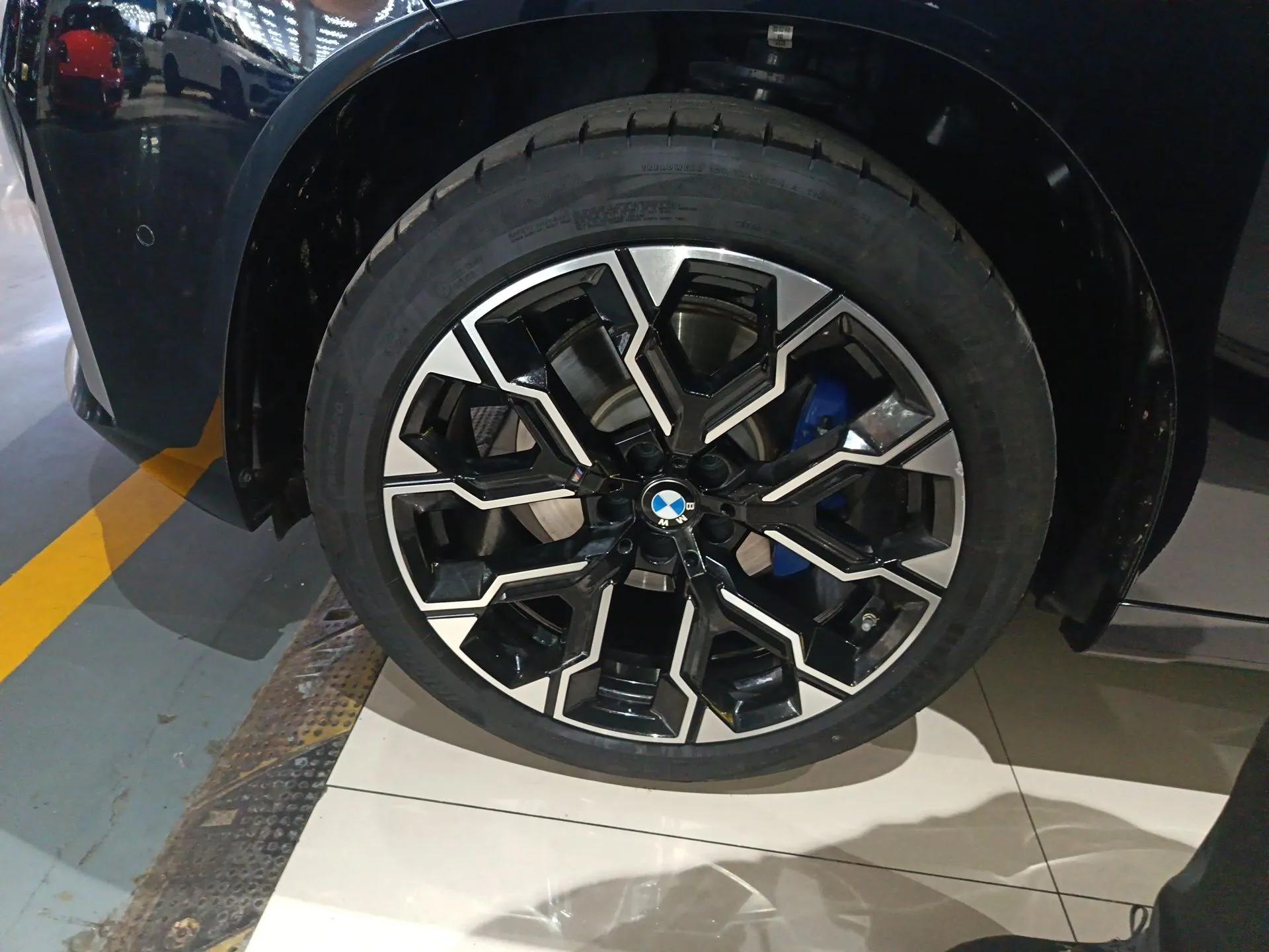 BMW X3 2025 xDrive30L Luxury Edition M Sport Package — миниатюра 9
