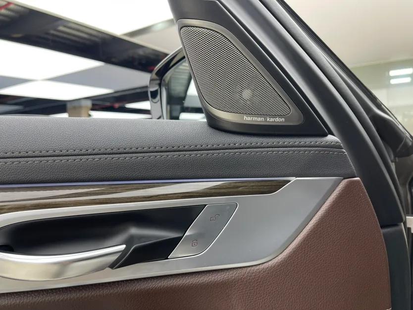 BMW 7 Series 2018 730Li Leading Model Excellence Package — миниатюра 10