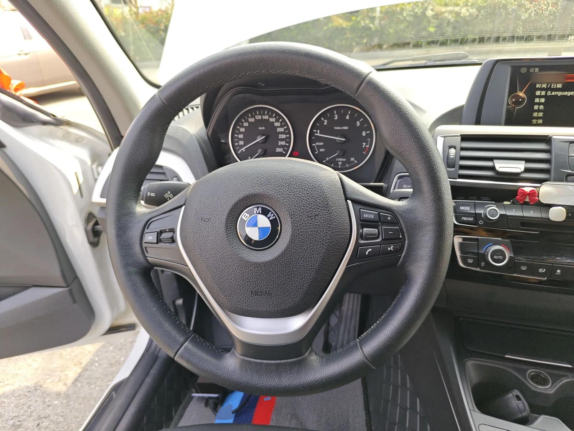 BMW 1 Series 2015 120i Leading Model — миниатюра 14