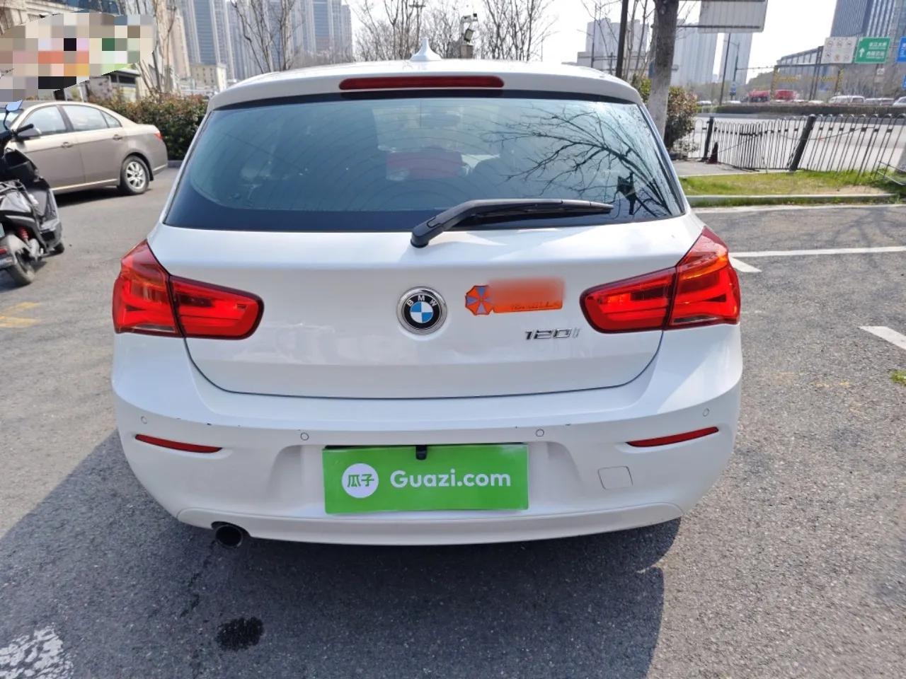 BMW 1 Series 2015 120i Leading Model — миниатюра 5