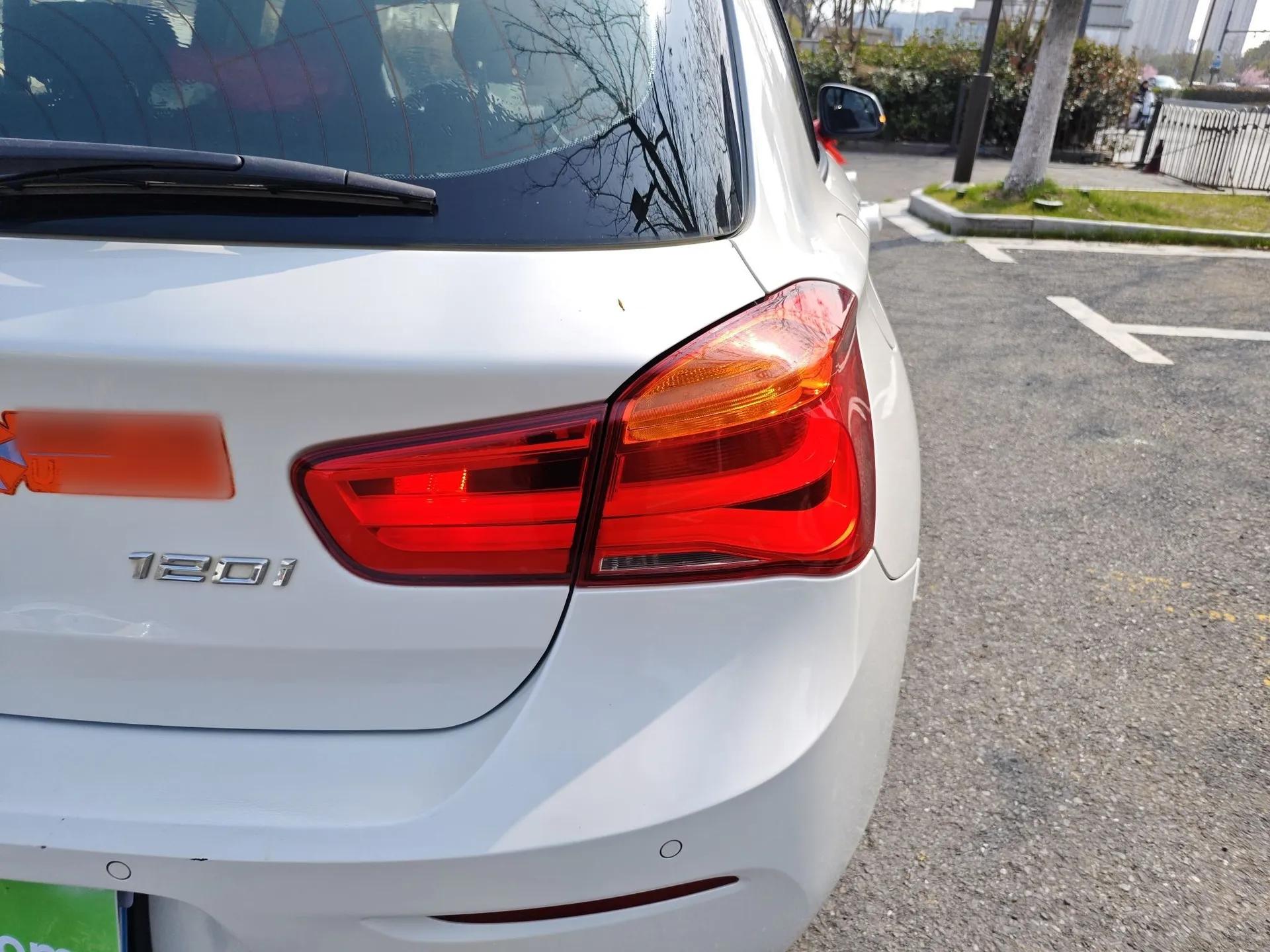 BMW 1 Series 2015 120i Leading Model — миниатюра 7