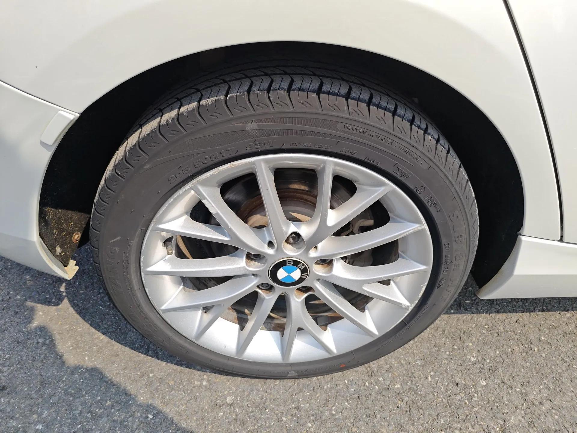 BMW 1 Series 2015 120i Leading Model — миниатюра 10