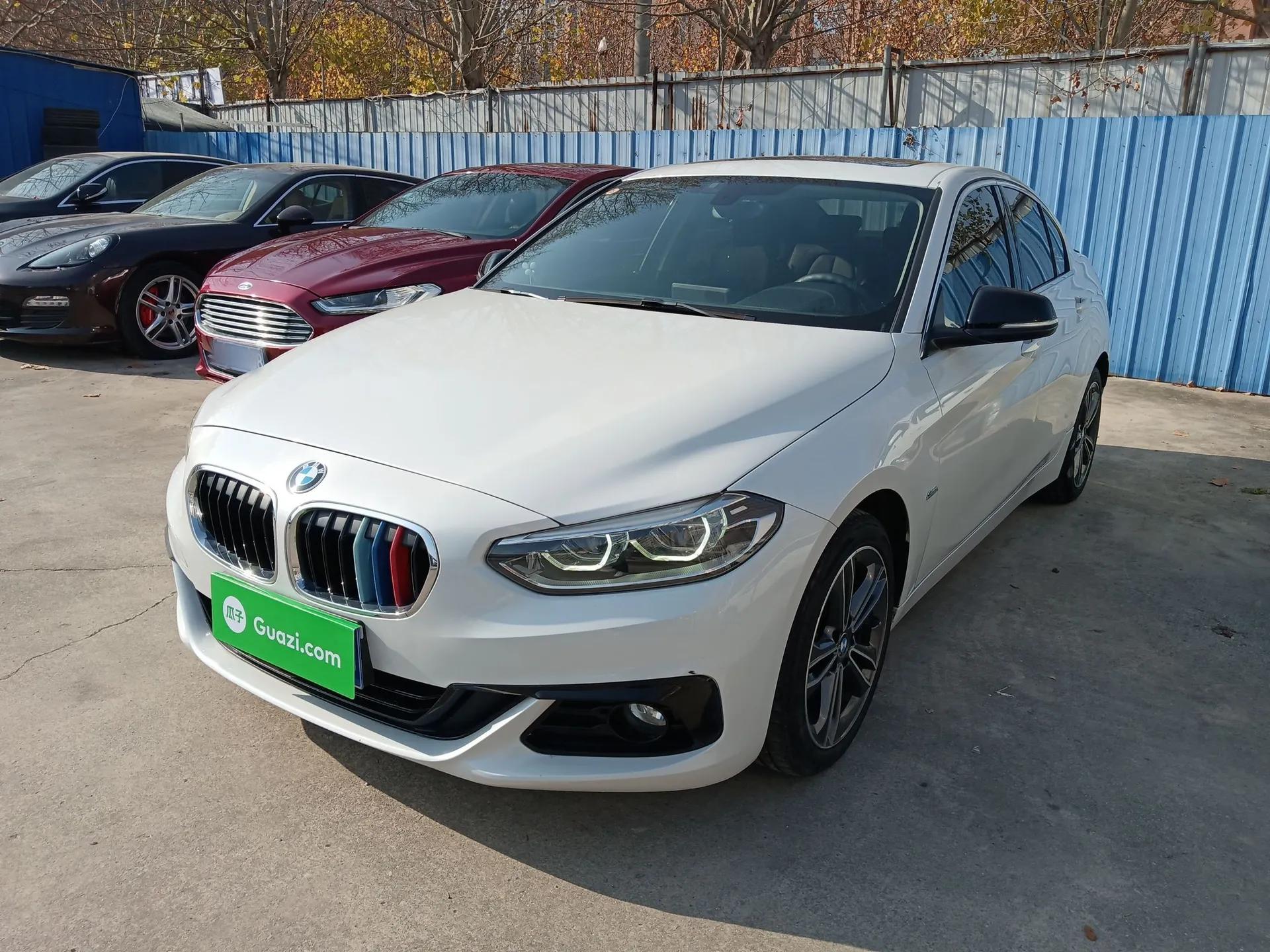 BMW 1 Series 2018 118i Sport Edition — миниатюра 1