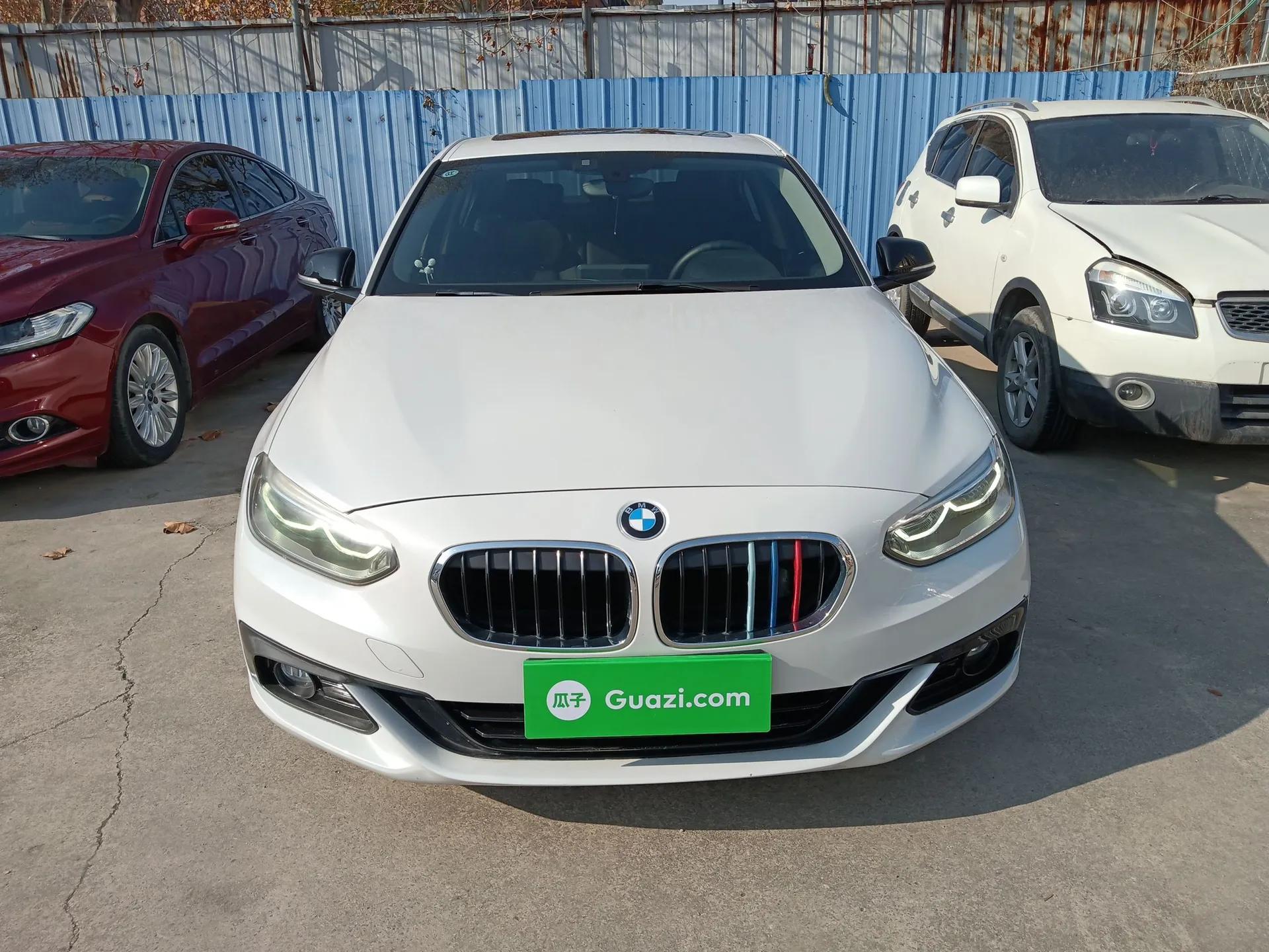 BMW 1 Series 2018 118i Sport Edition — миниатюра 3