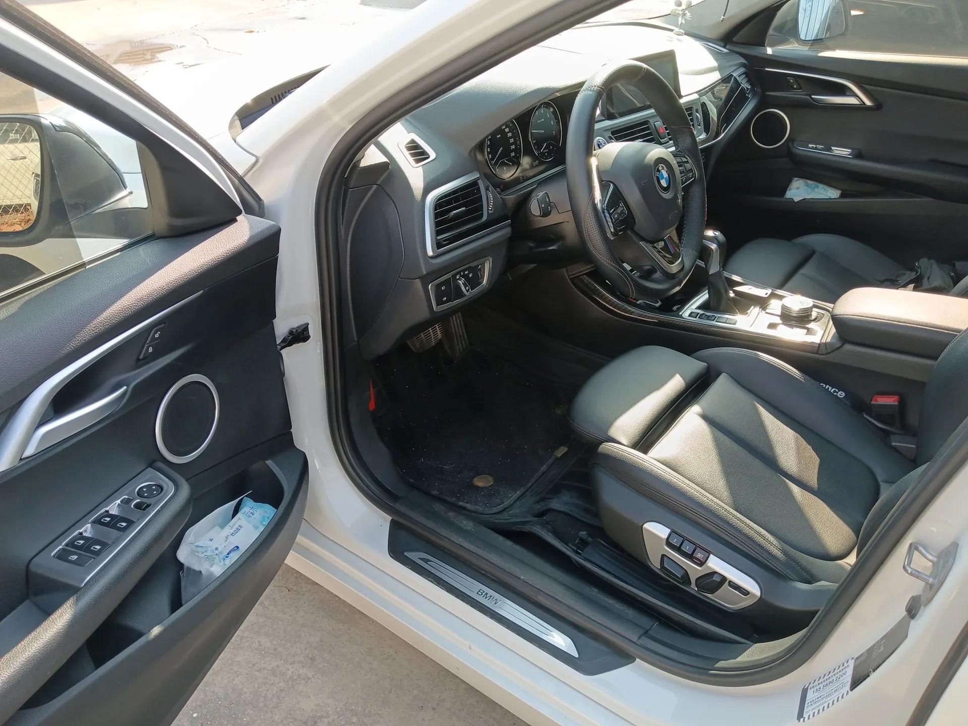 BMW 1 Series 2018 118i Sport Edition — миниатюра 21