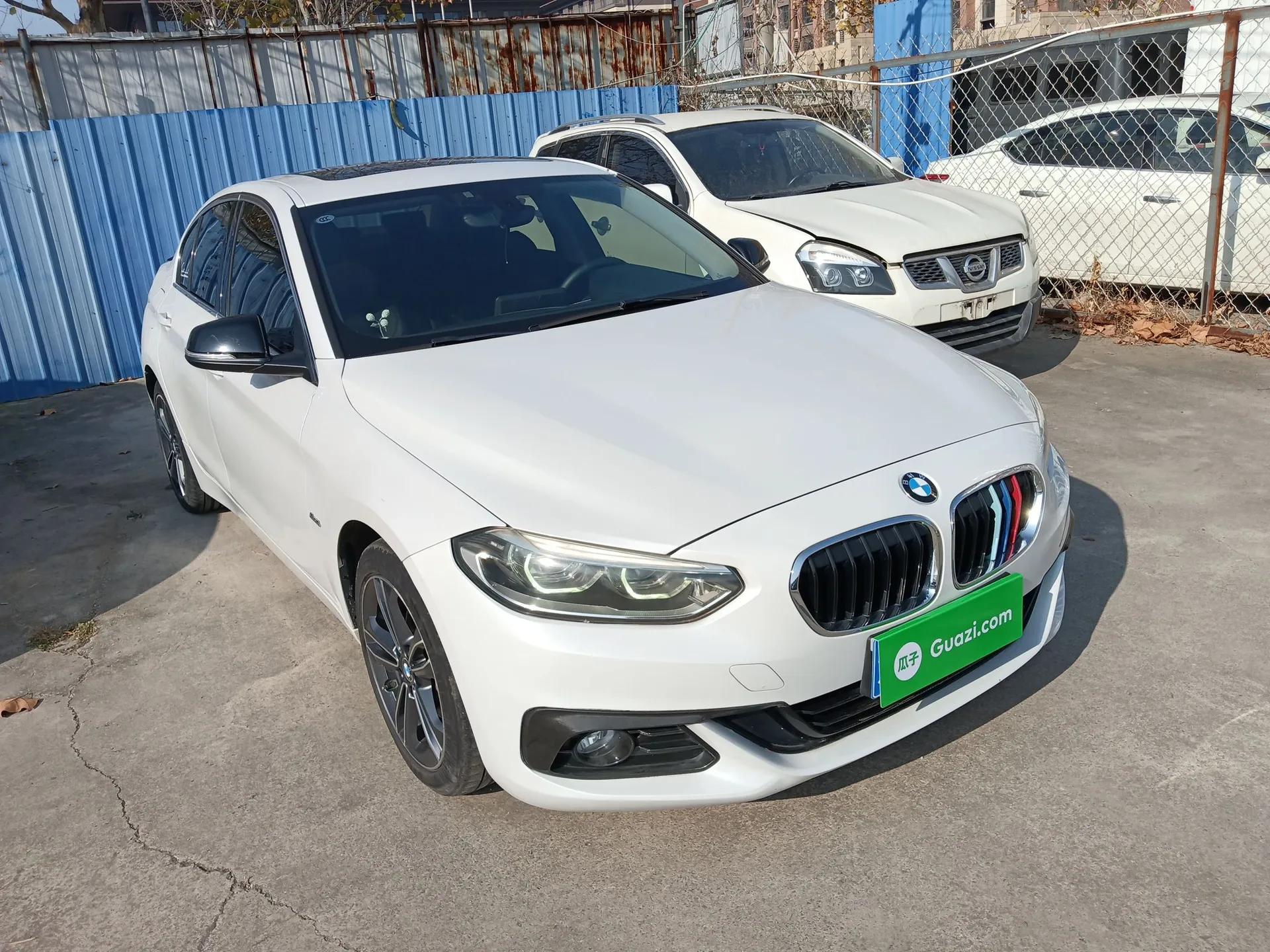 BMW 1 Series 2018 118i Sport Edition — миниатюра 4