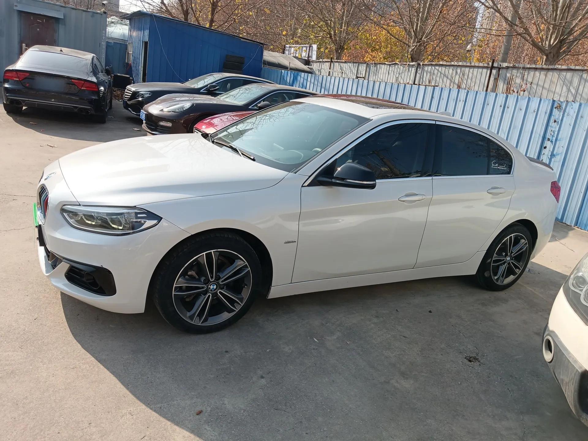 BMW 1 Series 2018 118i Sport Edition — миниатюра 5