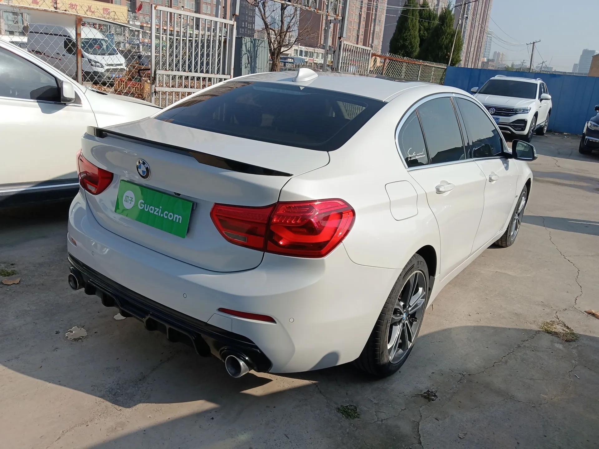 BMW 1 Series 2018 118i Sport Edition — миниатюра 7