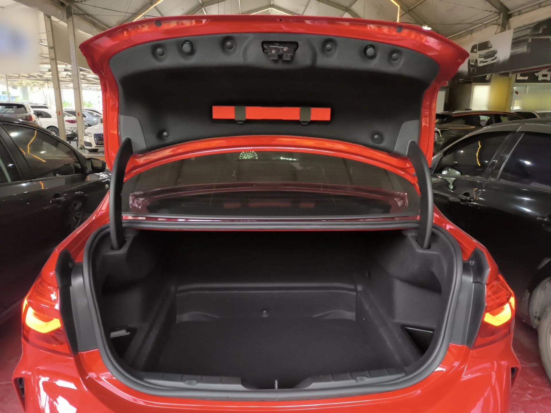 BMW 1 Series 2020 125i Leading Model M Sport Package — миниатюра 22
