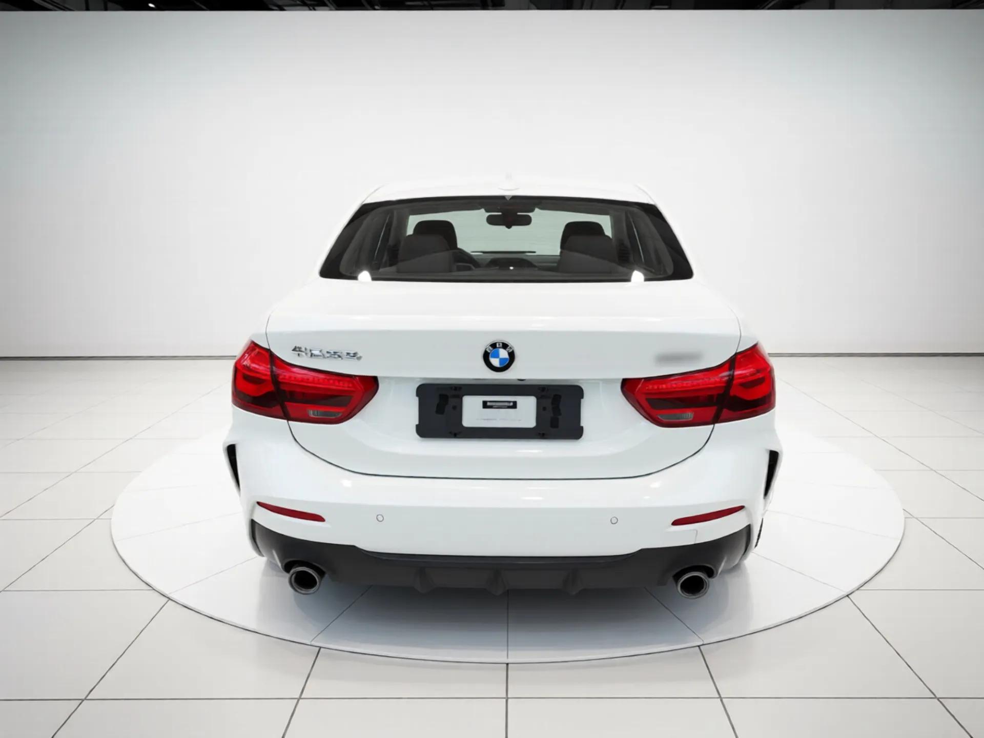BMW 1 Series 2021 Revised 120i M Sport Night Edition — миниатюра 3