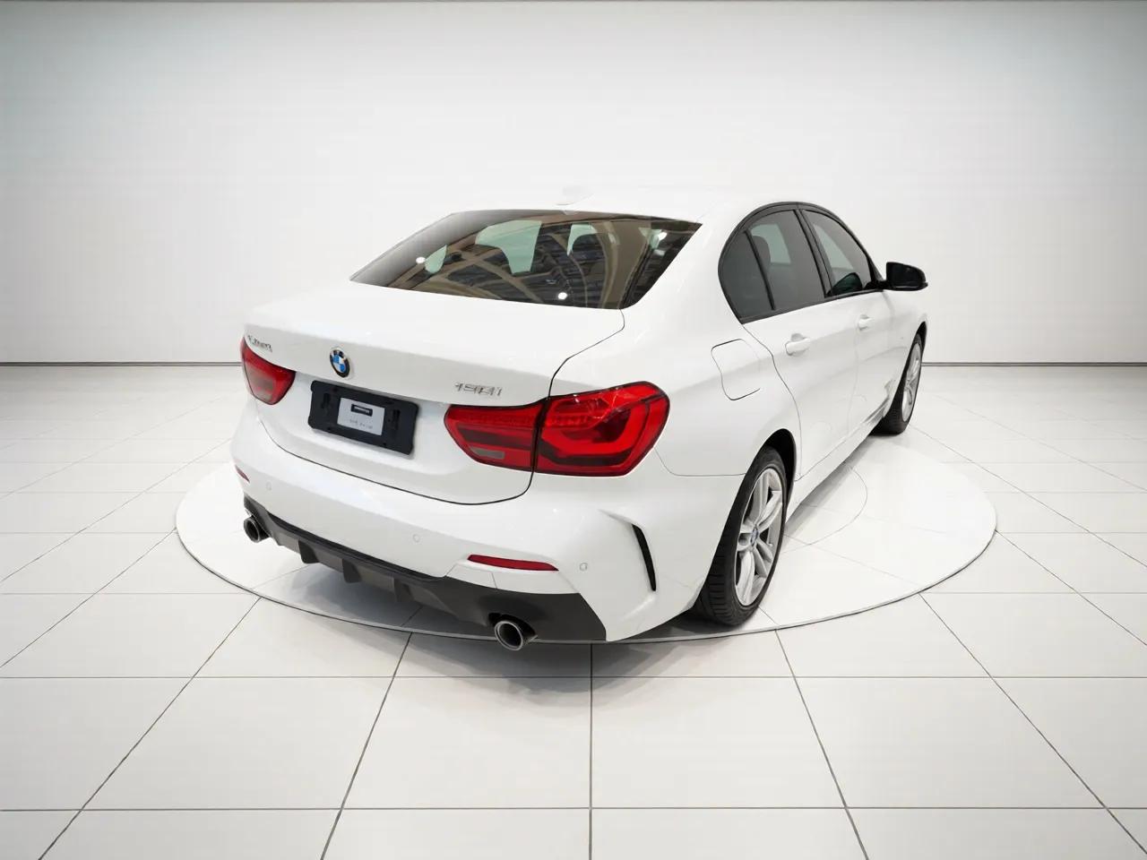 BMW 1 Series 2021 Revised 120i M Sport Night Edition — миниатюра 4