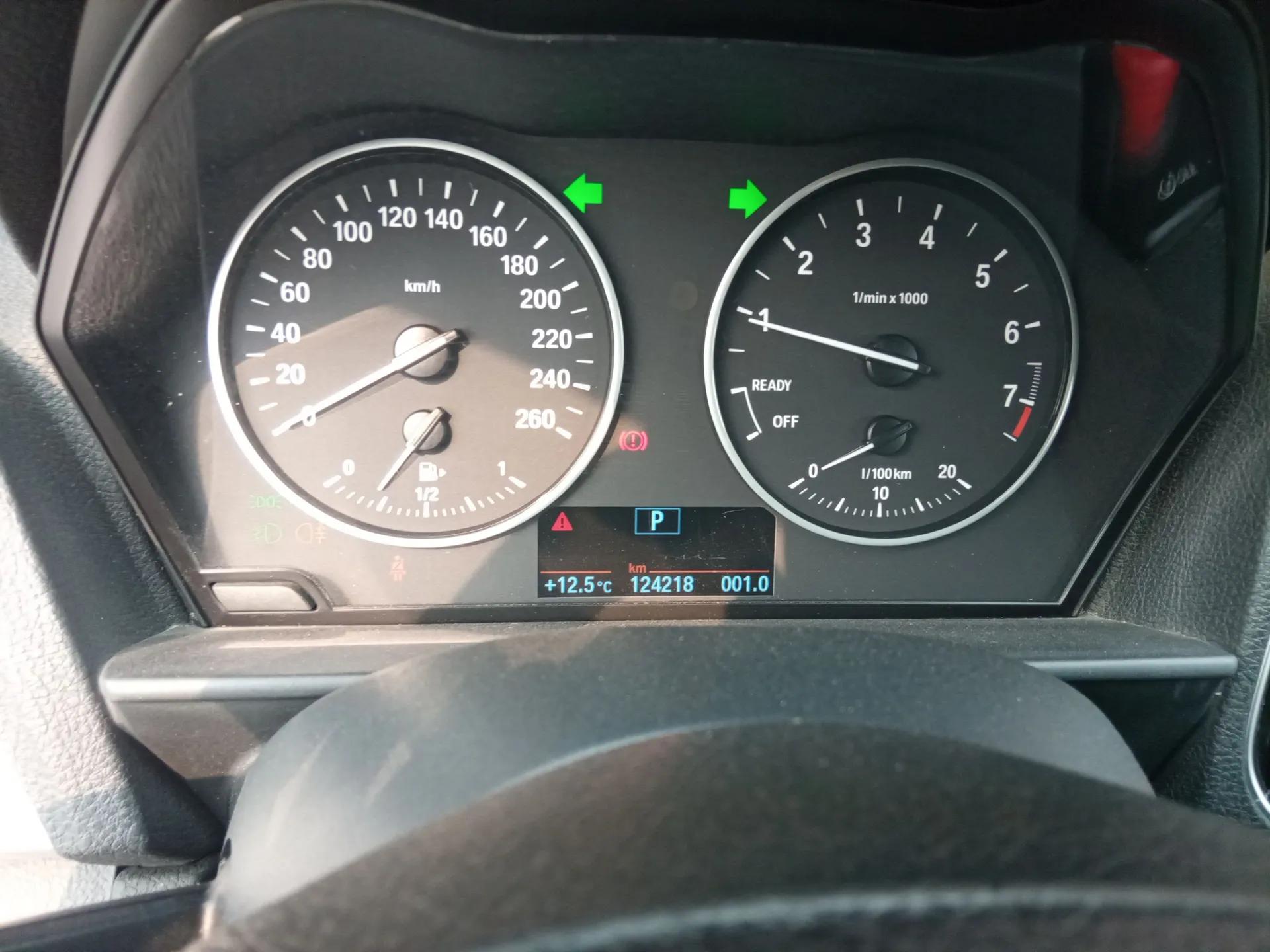 BMW 1 Series 2016 118i Leading Model — миниатюра 13