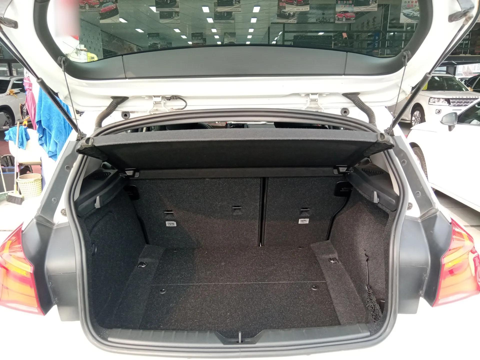BMW 1 Series 2016 118i Leading Model — миниатюра 18