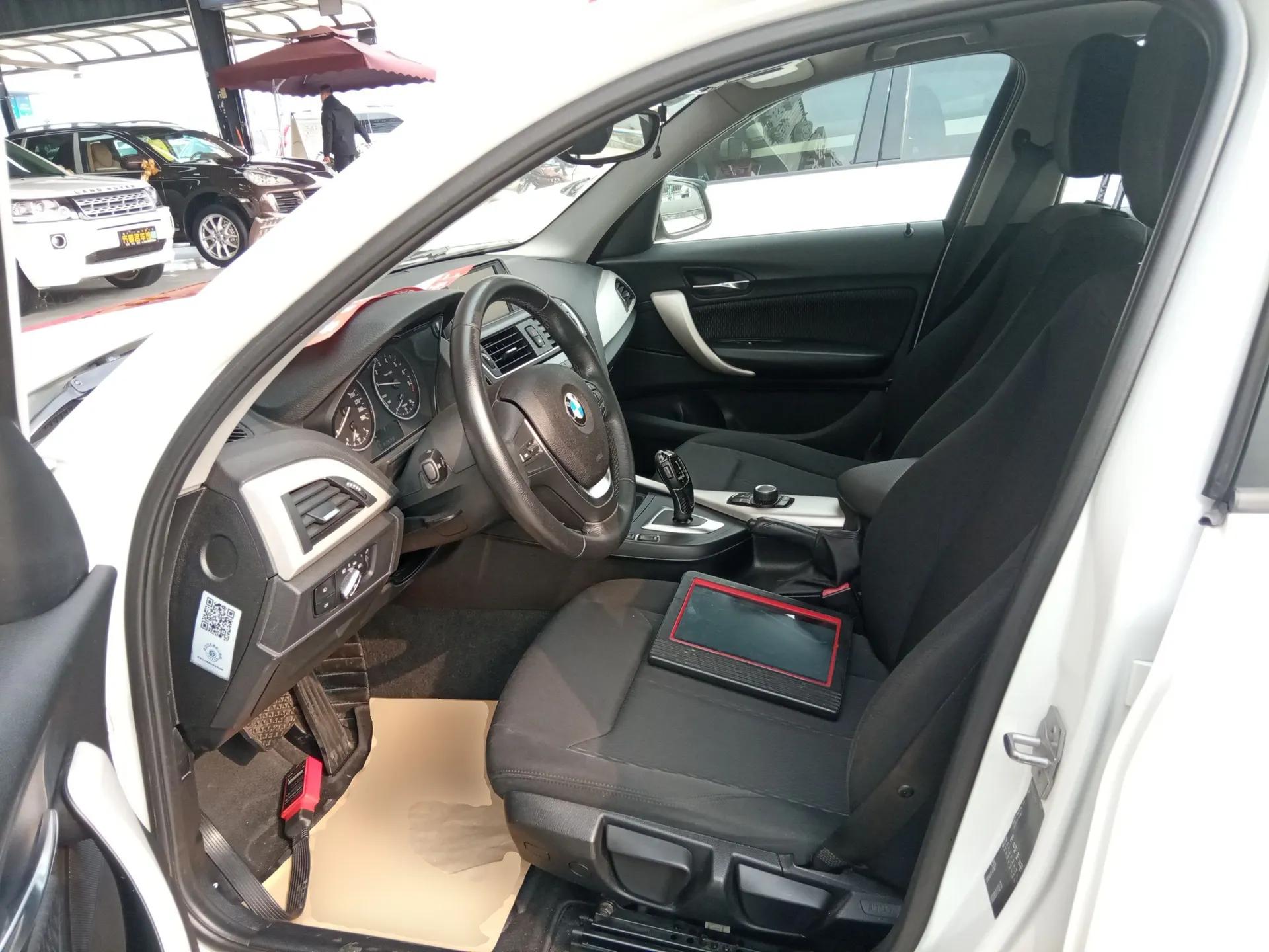 BMW 1 Series 2016 118i Leading Model — миниатюра 21