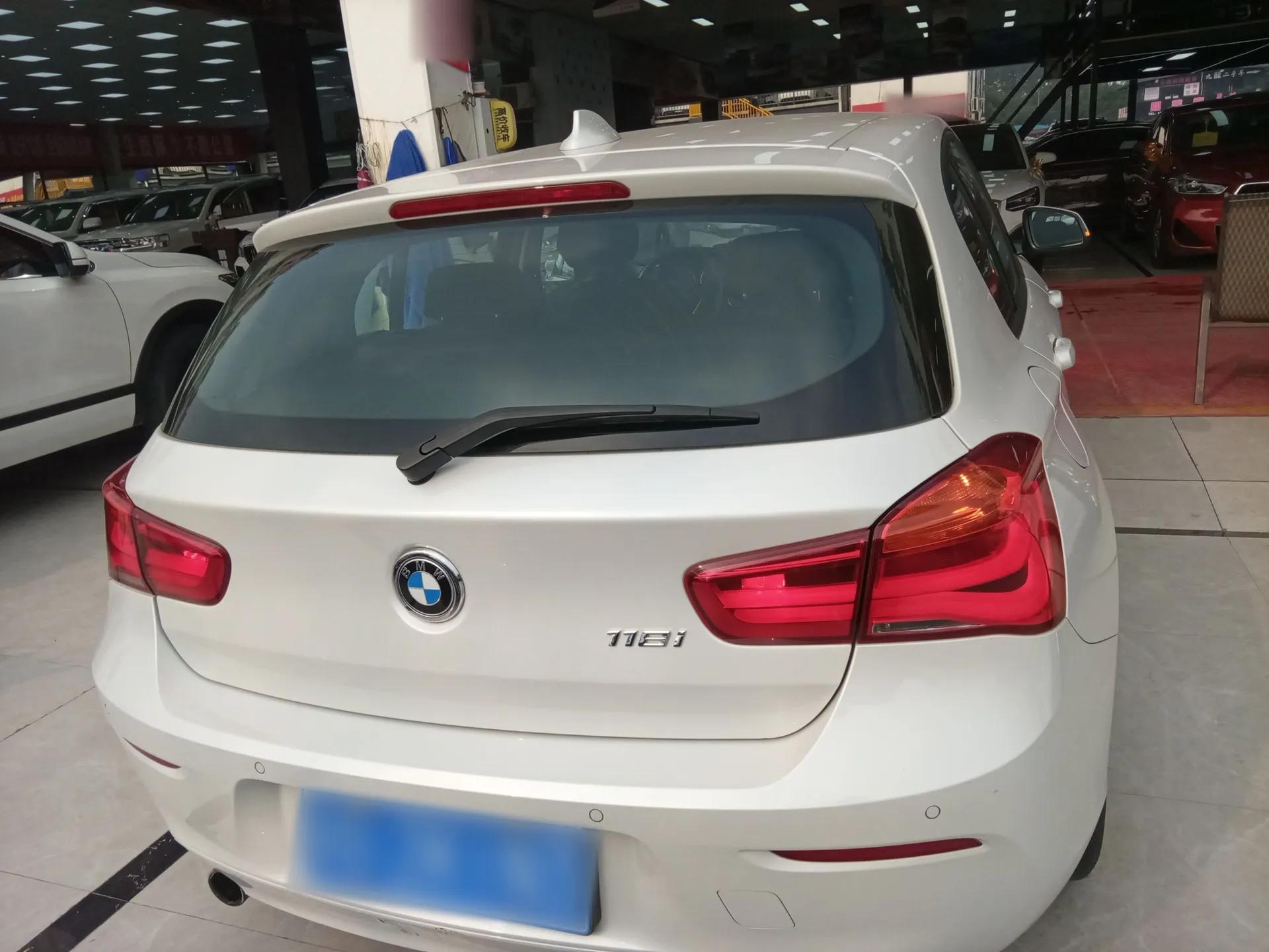 BMW 1 Series 2016 118i Leading Model — миниатюра 6