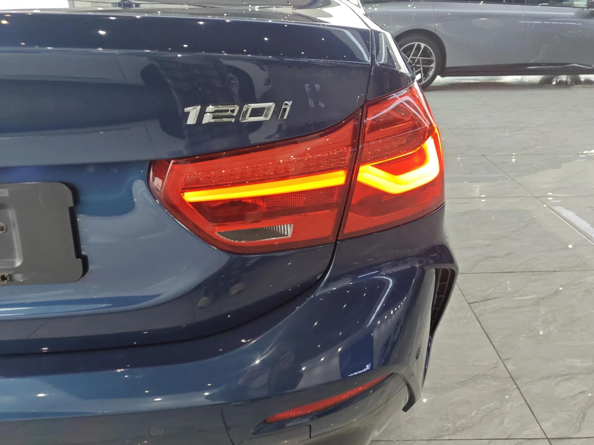 BMW 1 Series 2021 Revised 120i M Sport Night Edition — миниатюра 7
