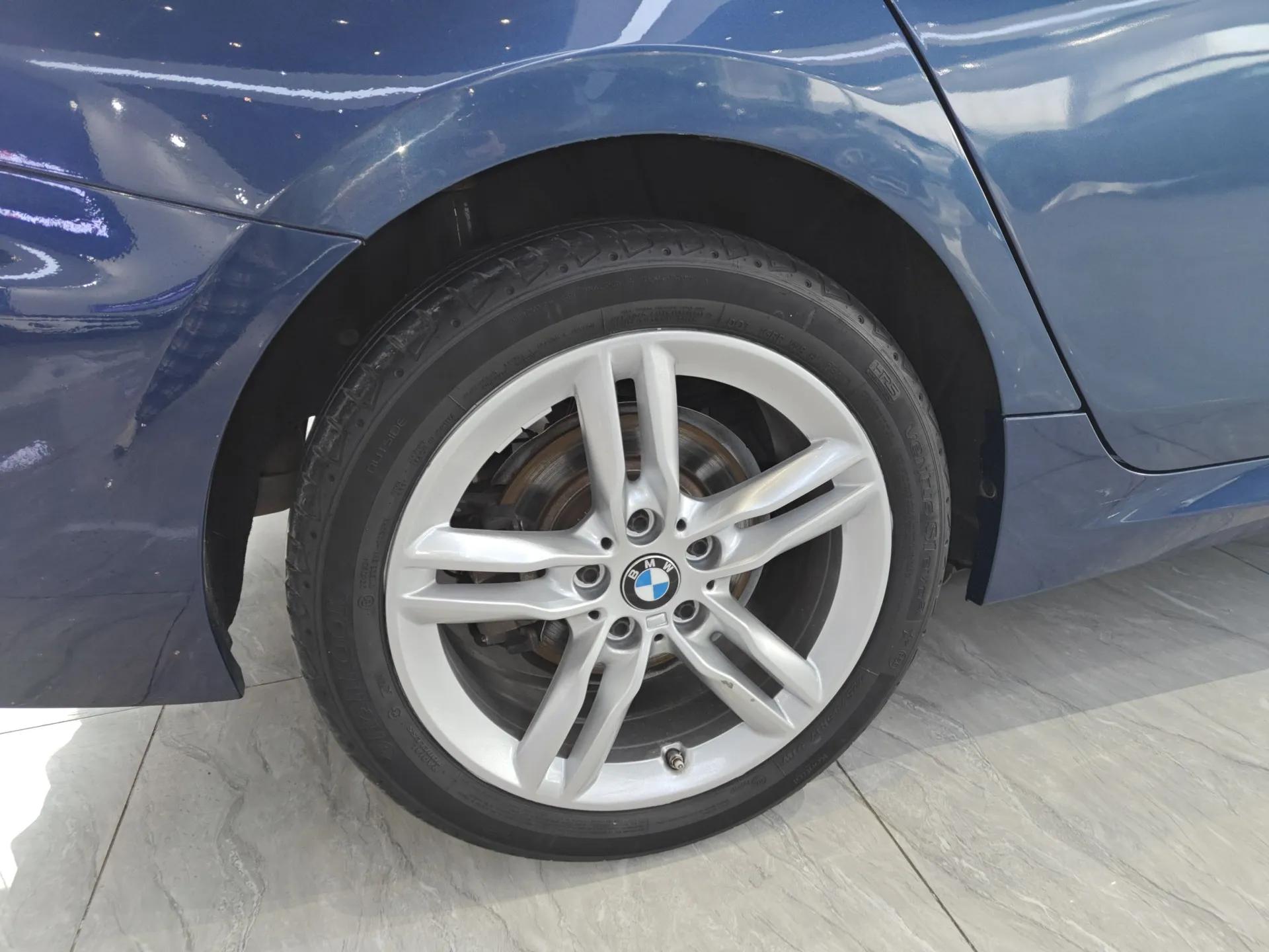 BMW 1 Series 2021 Revised 120i M Sport Night Edition — миниатюра 10