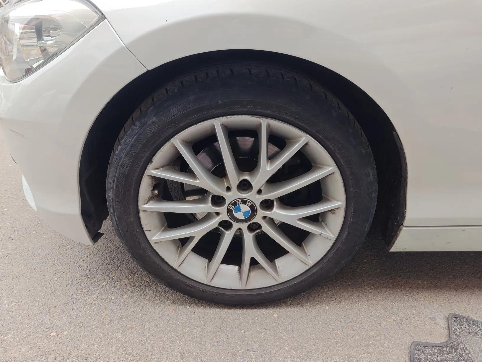 BMW 1 Series 2016 120i Leading Model — миниатюра 8