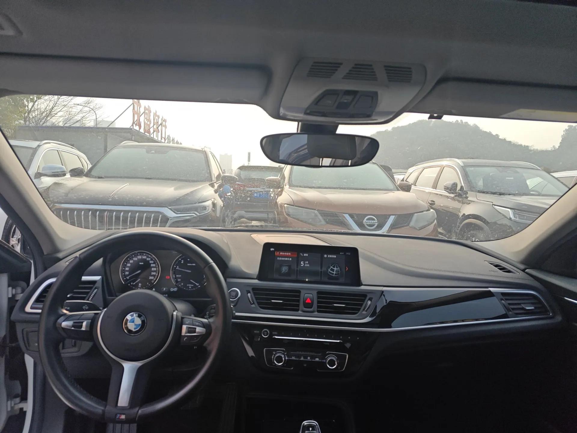 BMW 1 Series 2020 120i M Sport Package — миниатюра 12