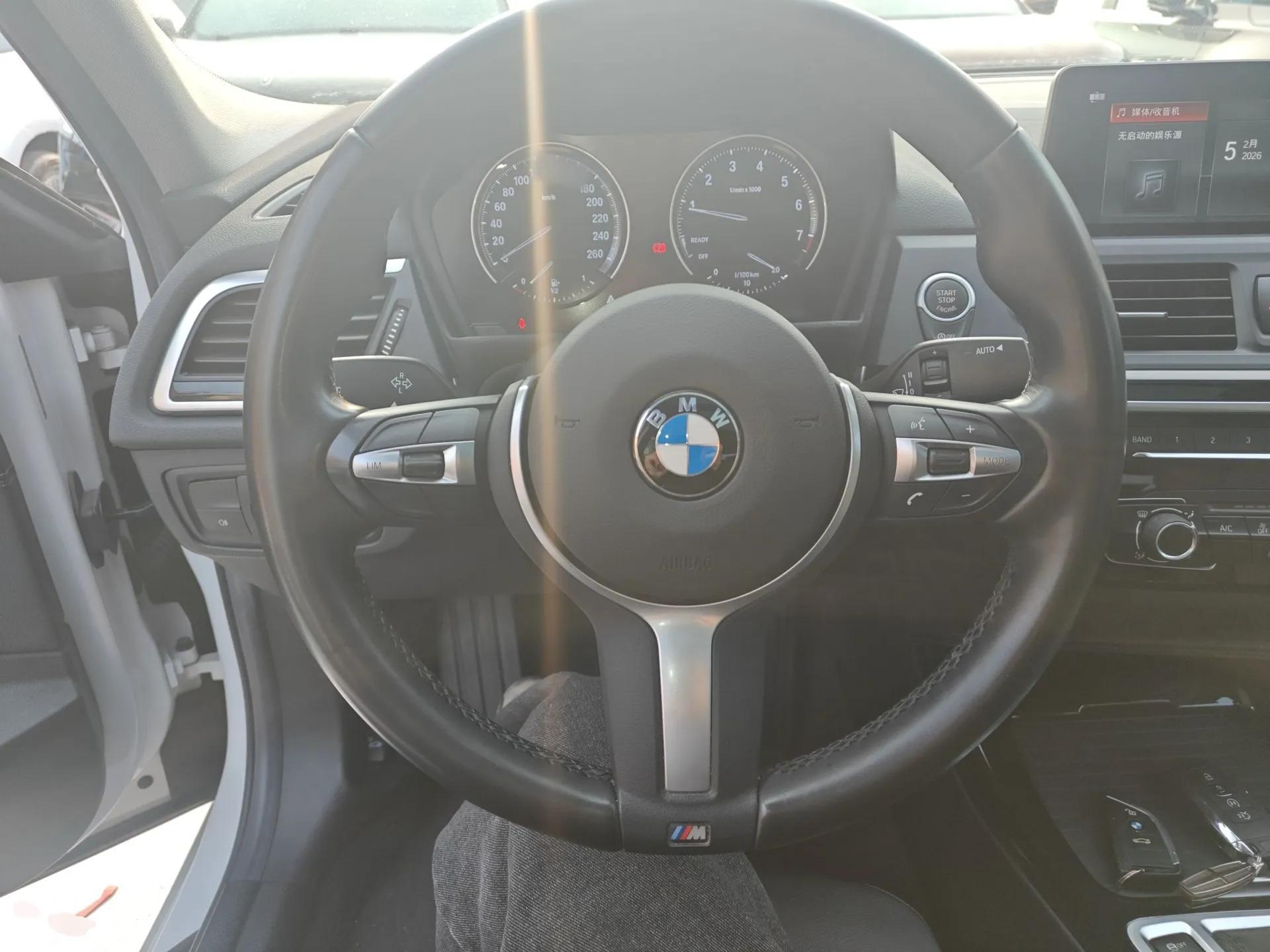 BMW 1 Series 2020 120i M Sport Package — миниатюра 13