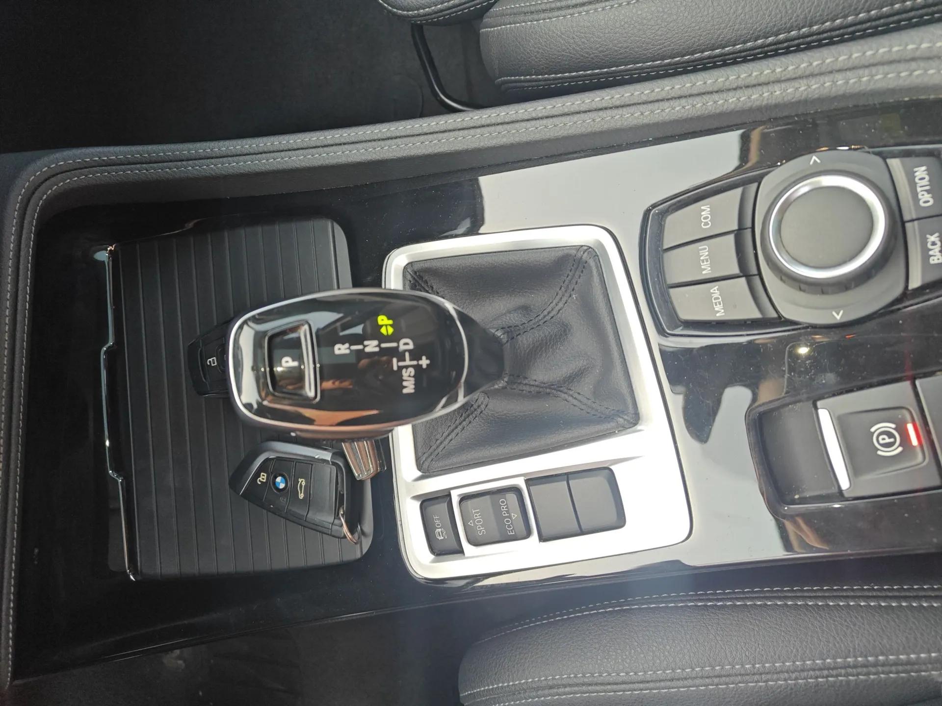 BMW 1 Series 2020 120i M Sport Package — миниатюра 16