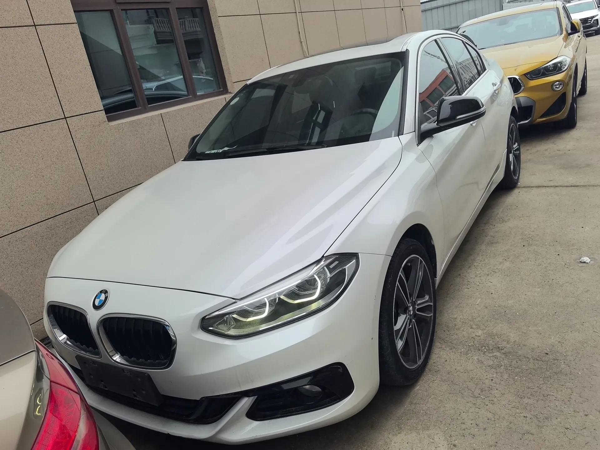 BMW 1 Series 2018 Facelifted 118i Sport Edition — миниатюра 2
