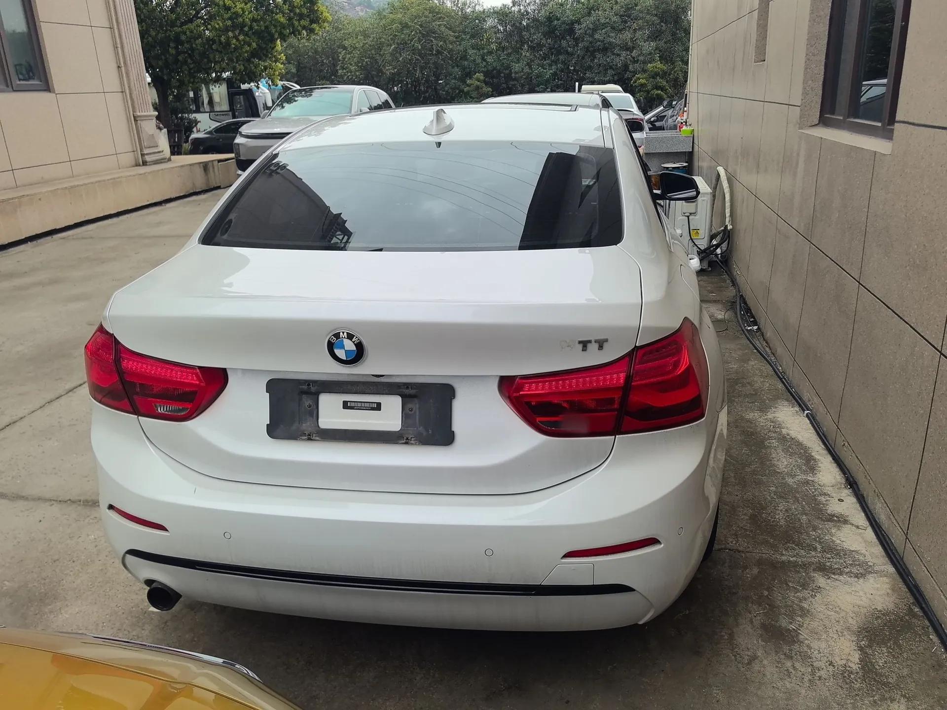 BMW 1 Series 2018 Facelifted 118i Sport Edition — миниатюра 5