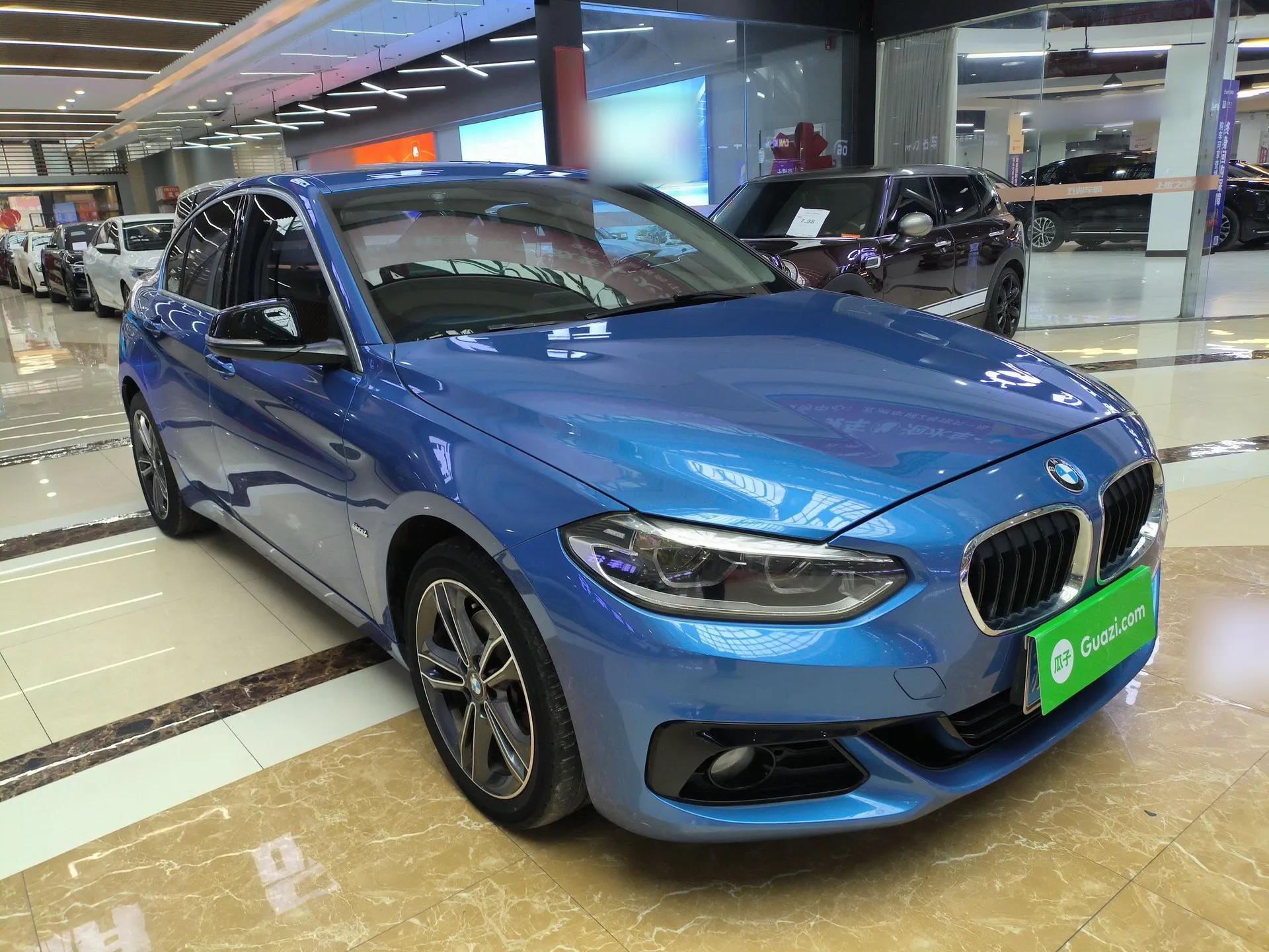 BMW 1 Series 2018 118i Sport Edition — миниатюра 3