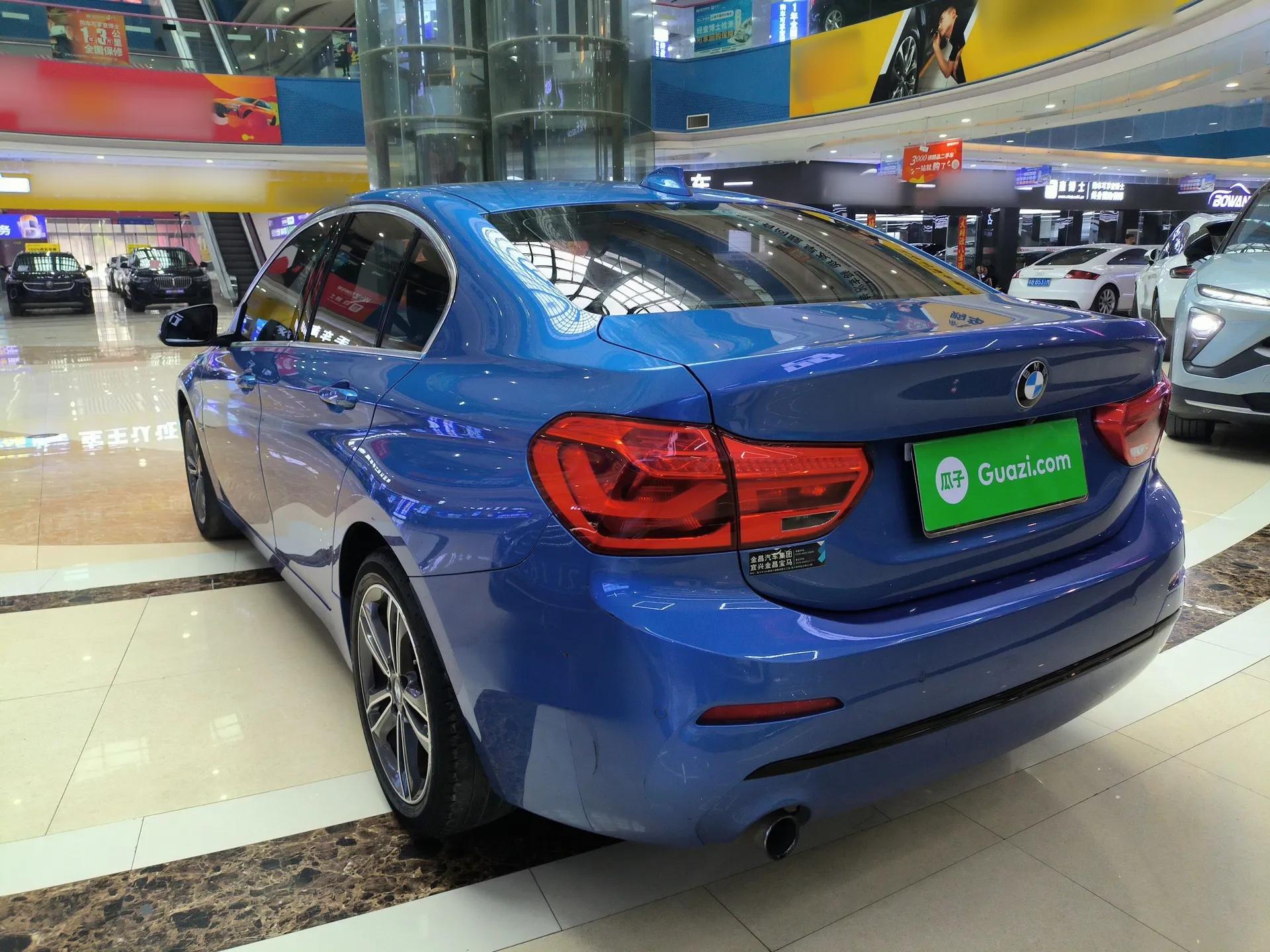 BMW 1 Series 2018 118i Sport Edition — миниатюра 4