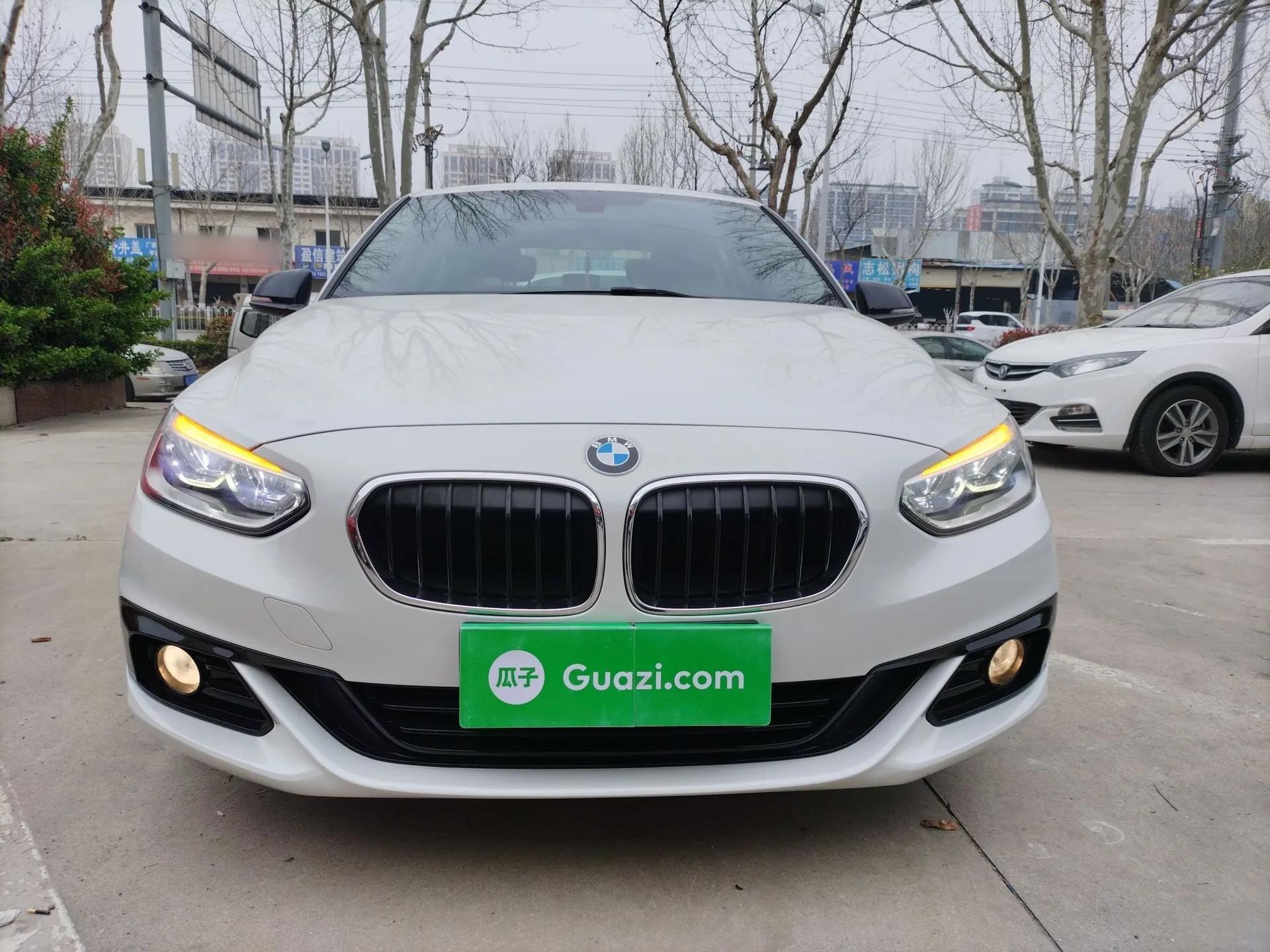 BMW 1 Series 2018 118i Sport Edition — миниатюра 2