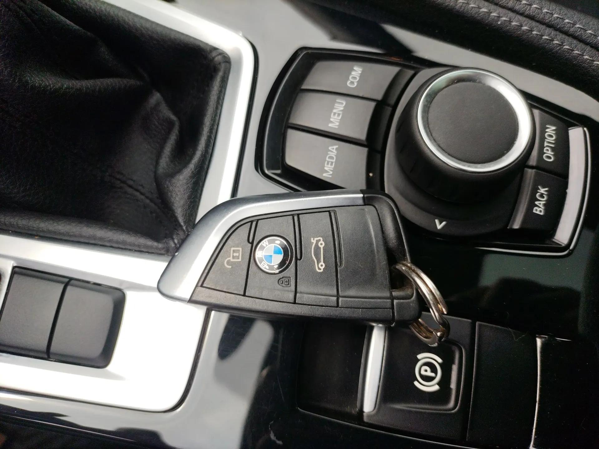 BMW 1 Series 2018 118i Sport Edition — миниатюра 12