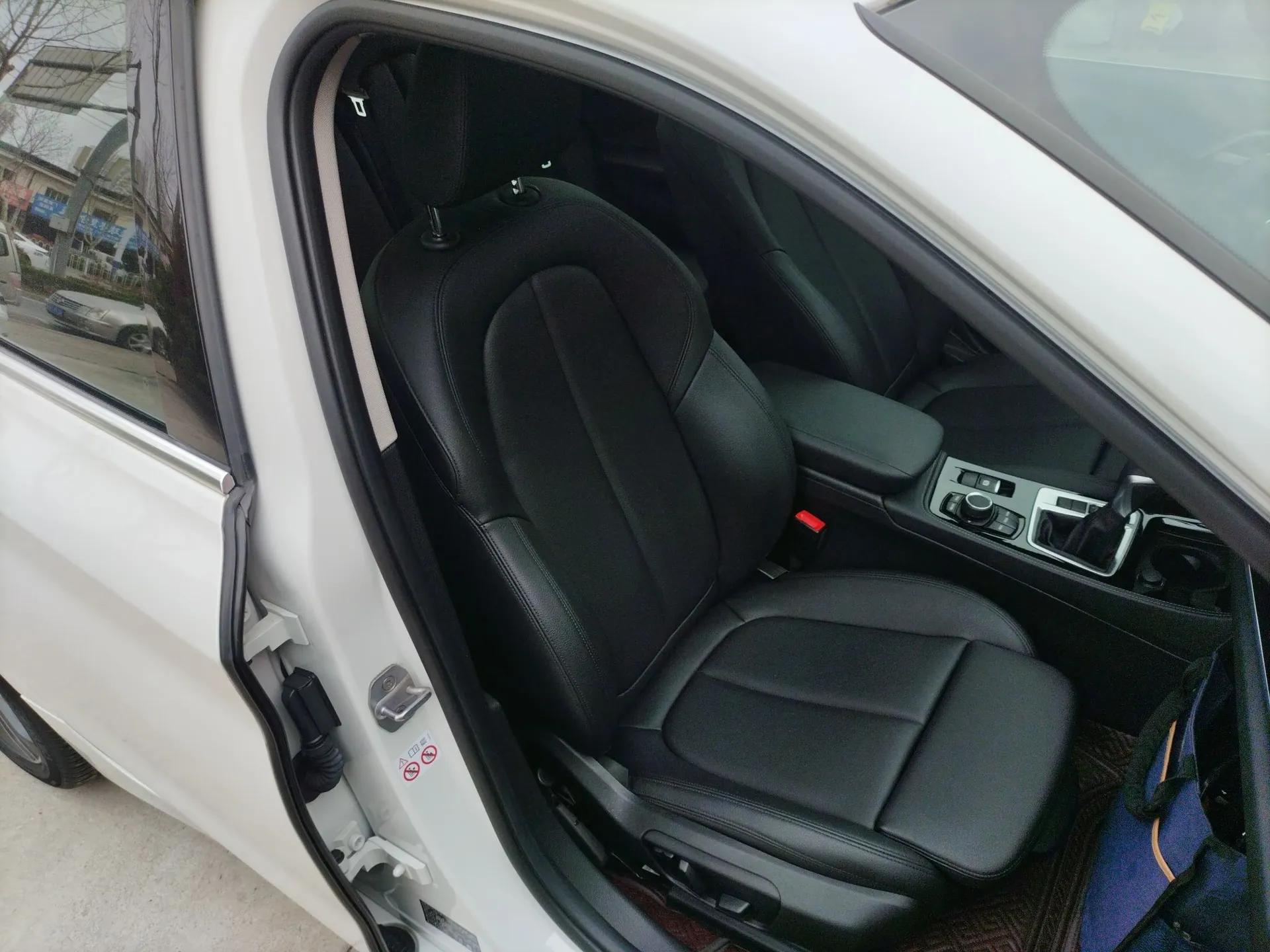 BMW 1 Series 2018 118i Sport Edition — миниатюра 23
