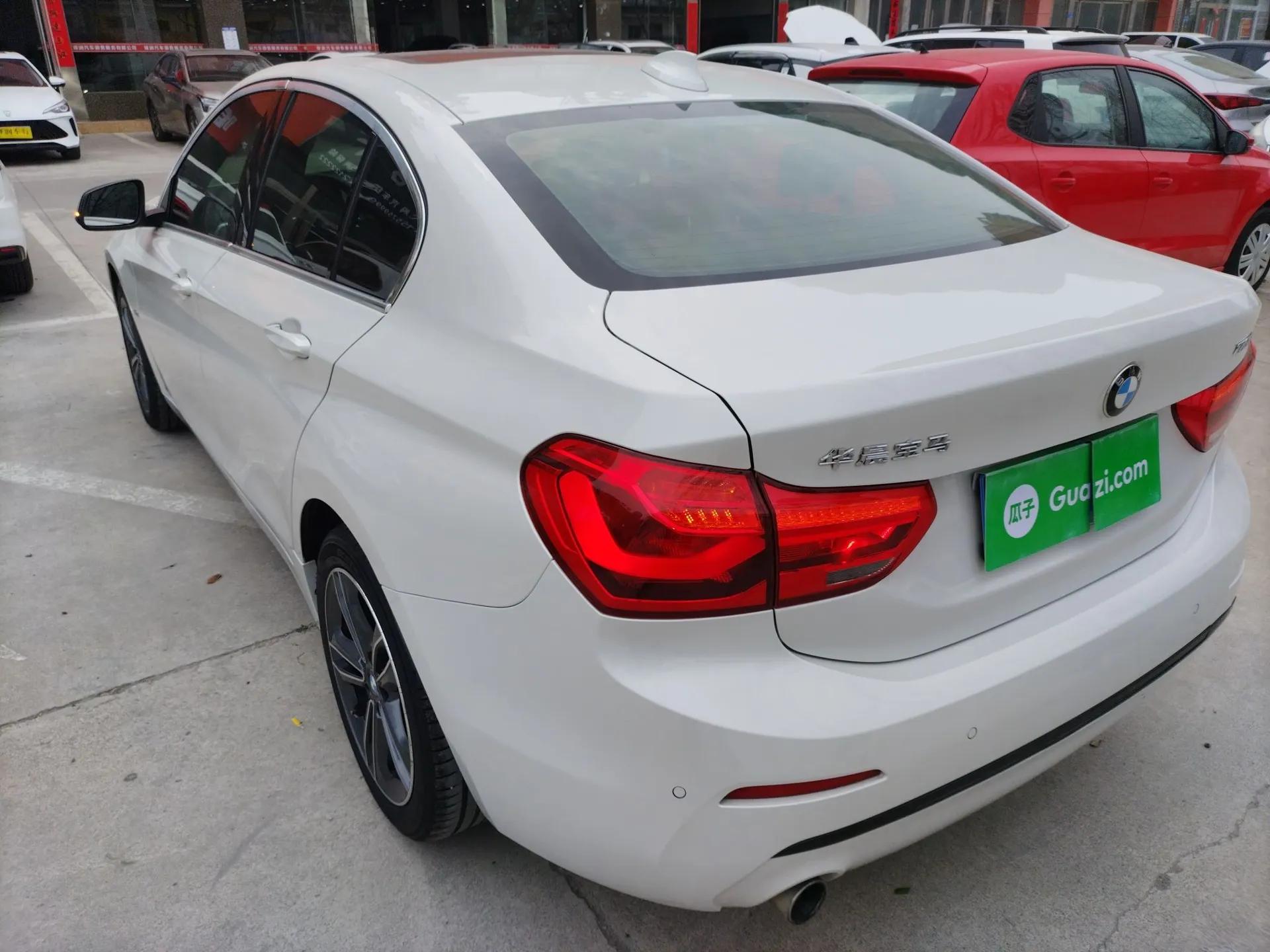 BMW 1 Series 2018 118i Sport Edition — миниатюра 4