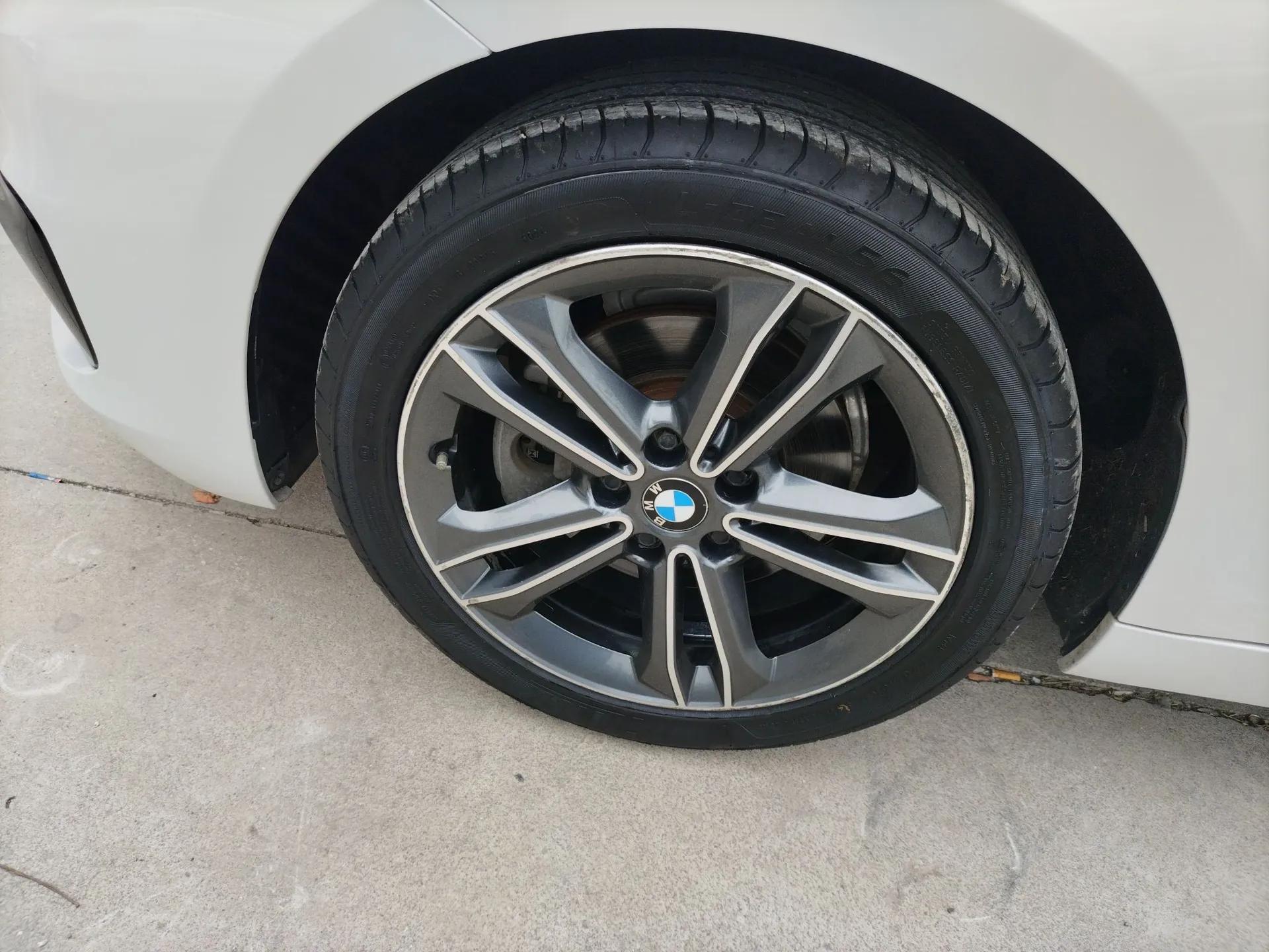 BMW 1 Series 2018 118i Sport Edition — миниатюра 8