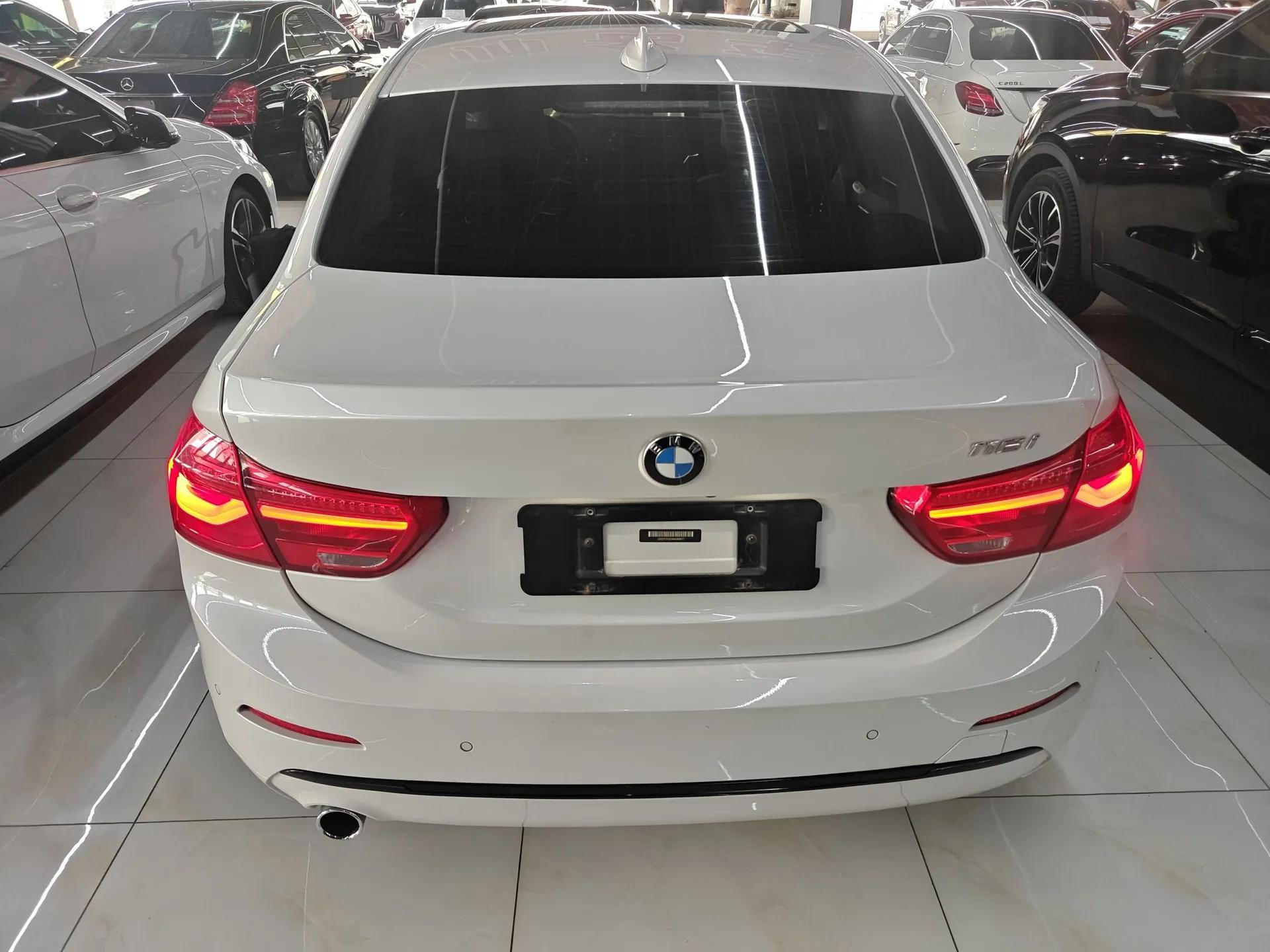 BMW 1 Series 2017 118i Design Package Model — миниатюра 3
