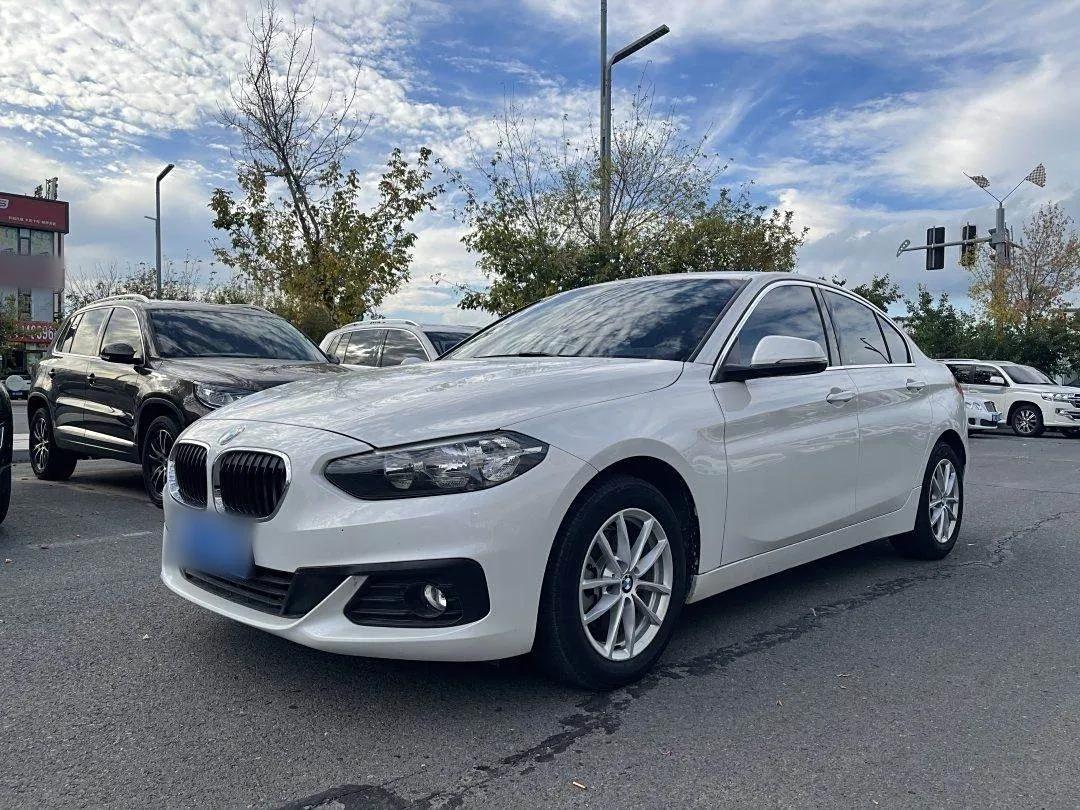 BMW 1 Series 2018 Revised 118i Fashion Edition — миниатюра 3