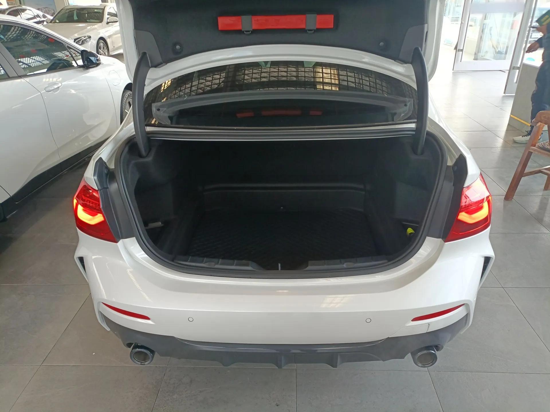 BMW 1 Series 2022 125i M Sport Night Edition — миниатюра 21