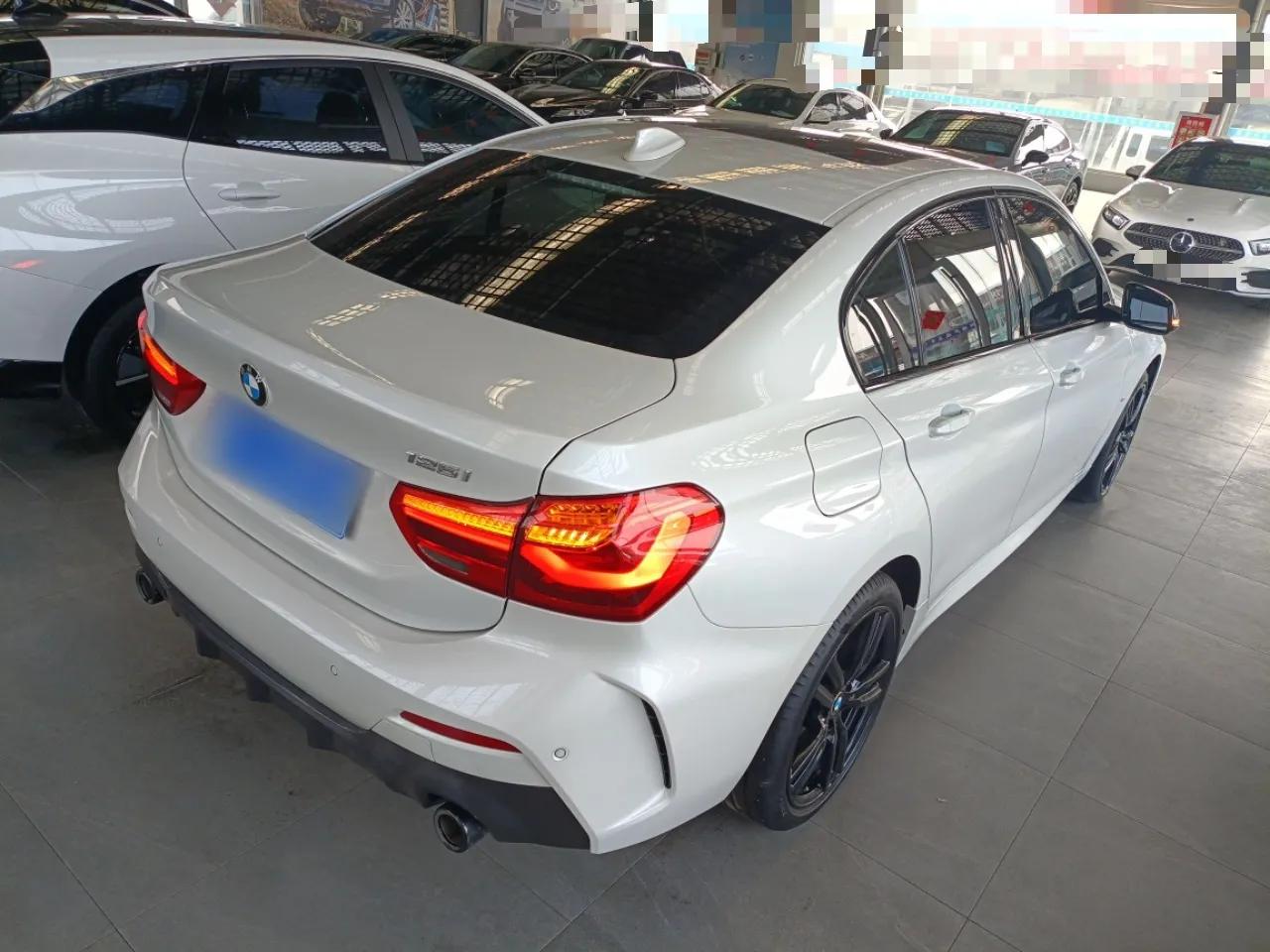 BMW 1 Series 2022 125i M Sport Night Edition — миниатюра 4