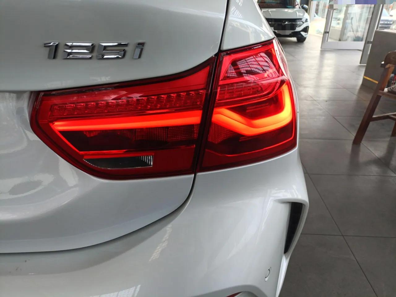 BMW 1 Series 2022 125i M Sport Night Edition — миниатюра 8