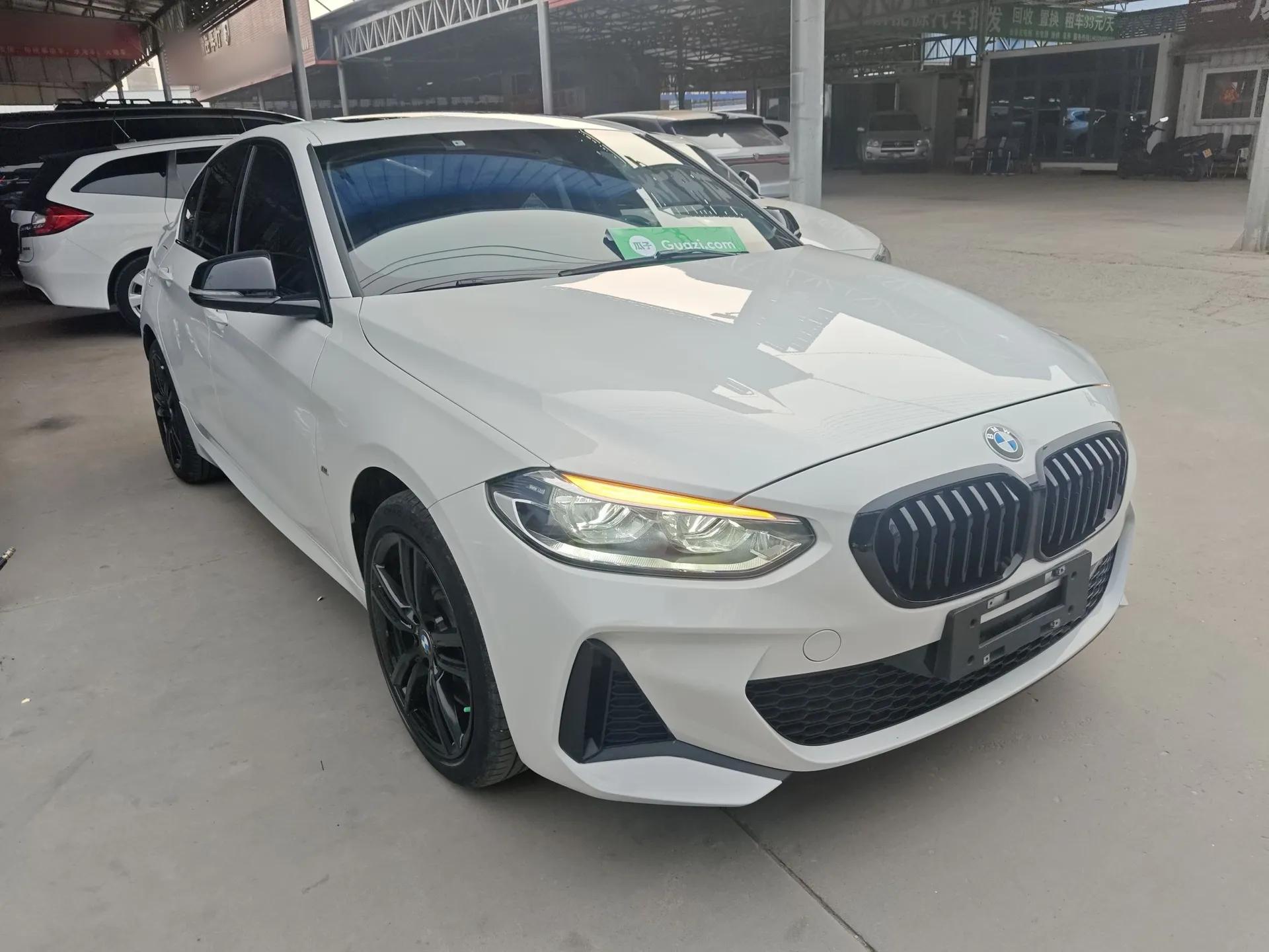 BMW 1 Series 2022 125i M Sport Night Edition — миниатюра 3