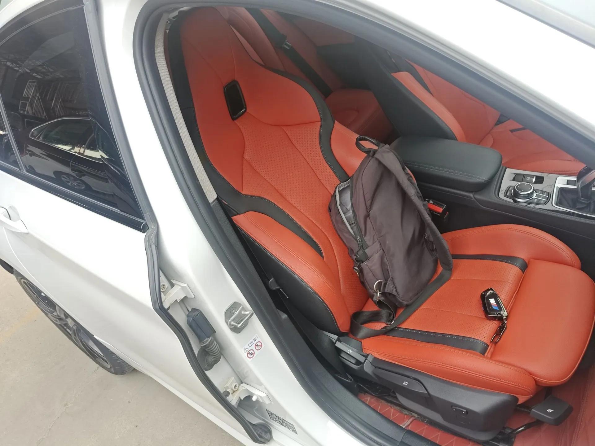 BMW 1 Series 2022 125i M Sport Night Edition — миниатюра 23