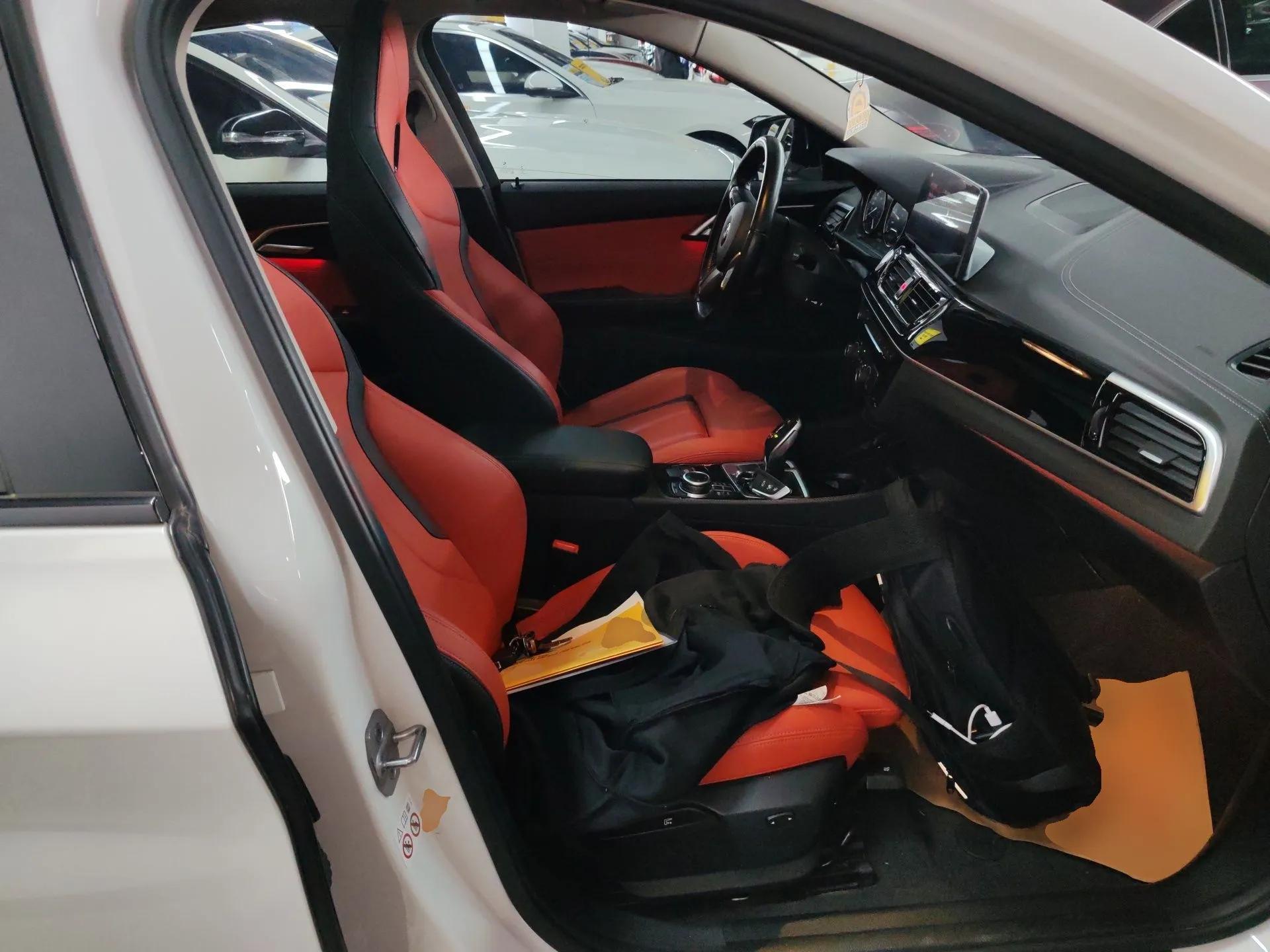BMW 1 Series 2023 125i M Sport Night Edition — миниатюра 23
