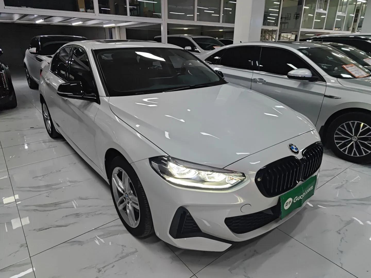 BMW 1 Series 2022 120i M Sport Night Edition — миниатюра 3