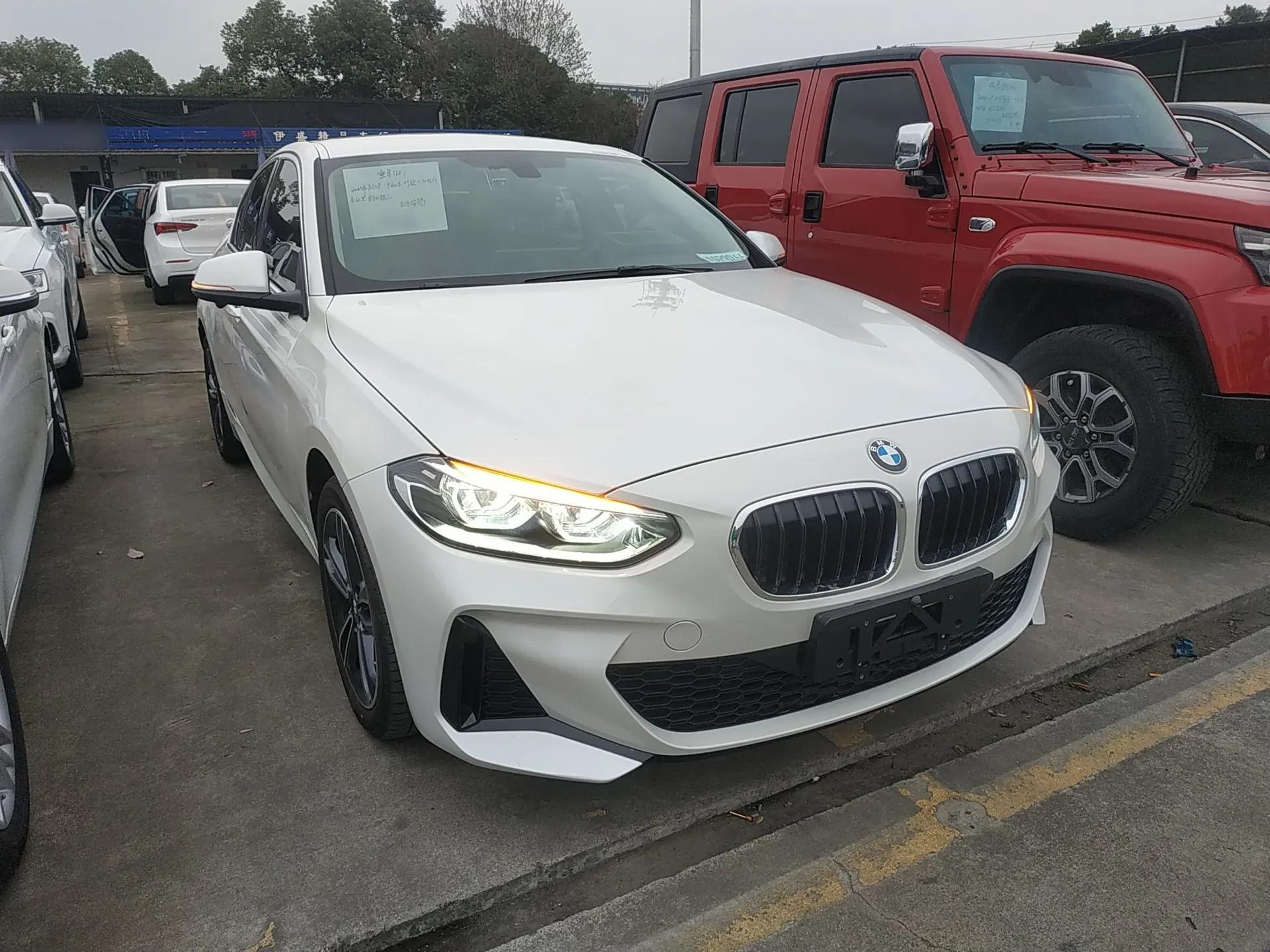 BMW 1 Series 2023 120i M Sport Edition — миниатюра 6