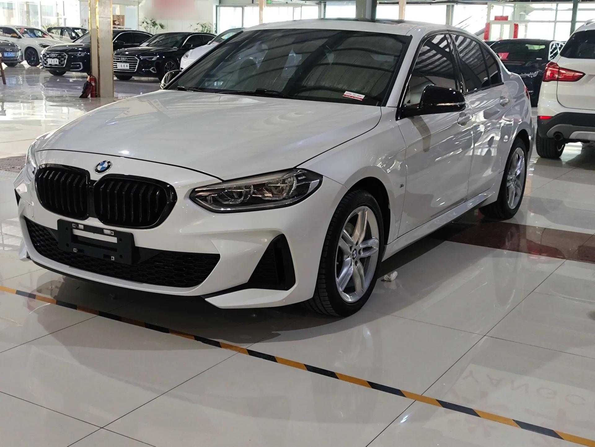 BMW 1 Series 2022 120i M Sport Night Edition — миниатюра 1