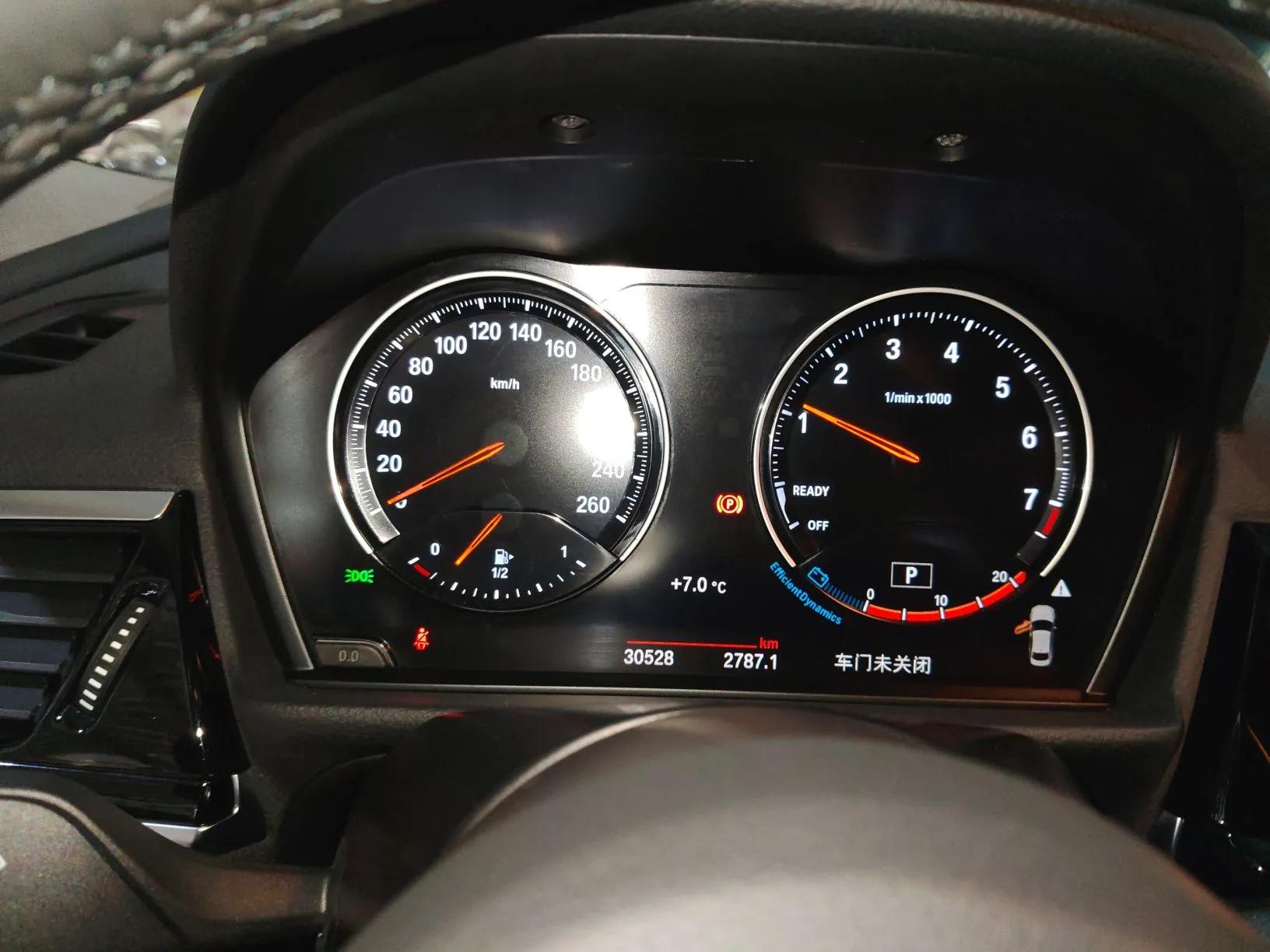 BMW 1 Series 2022 120i M Sport Night Edition — миниатюра 13