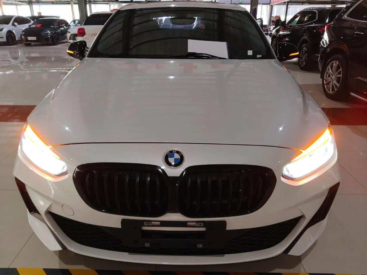 BMW 1 Series 2022 120i M Sport Night Edition — миниатюра 3