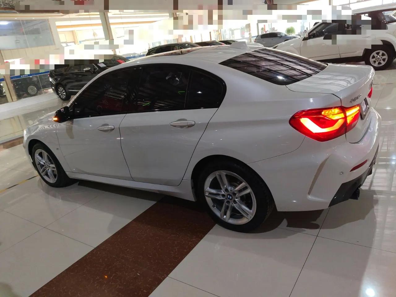 BMW 1 Series 2022 120i M Sport Night Edition — миниатюра 5