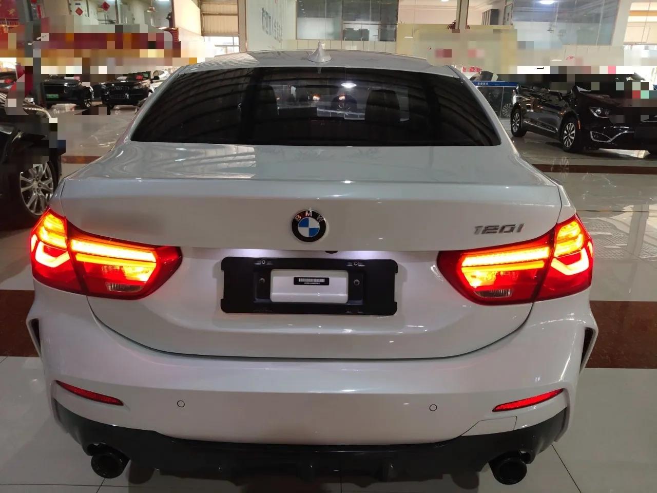 BMW 1 Series 2022 120i M Sport Night Edition — миниатюра 6