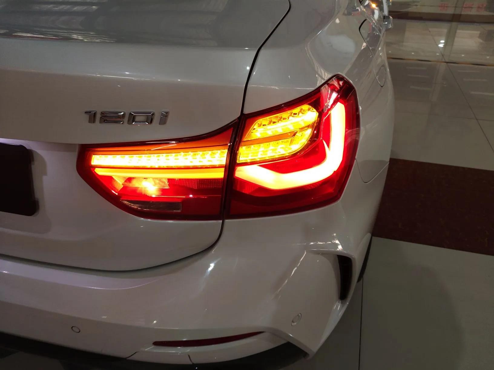 BMW 1 Series 2022 120i M Sport Night Edition — миниатюра 8